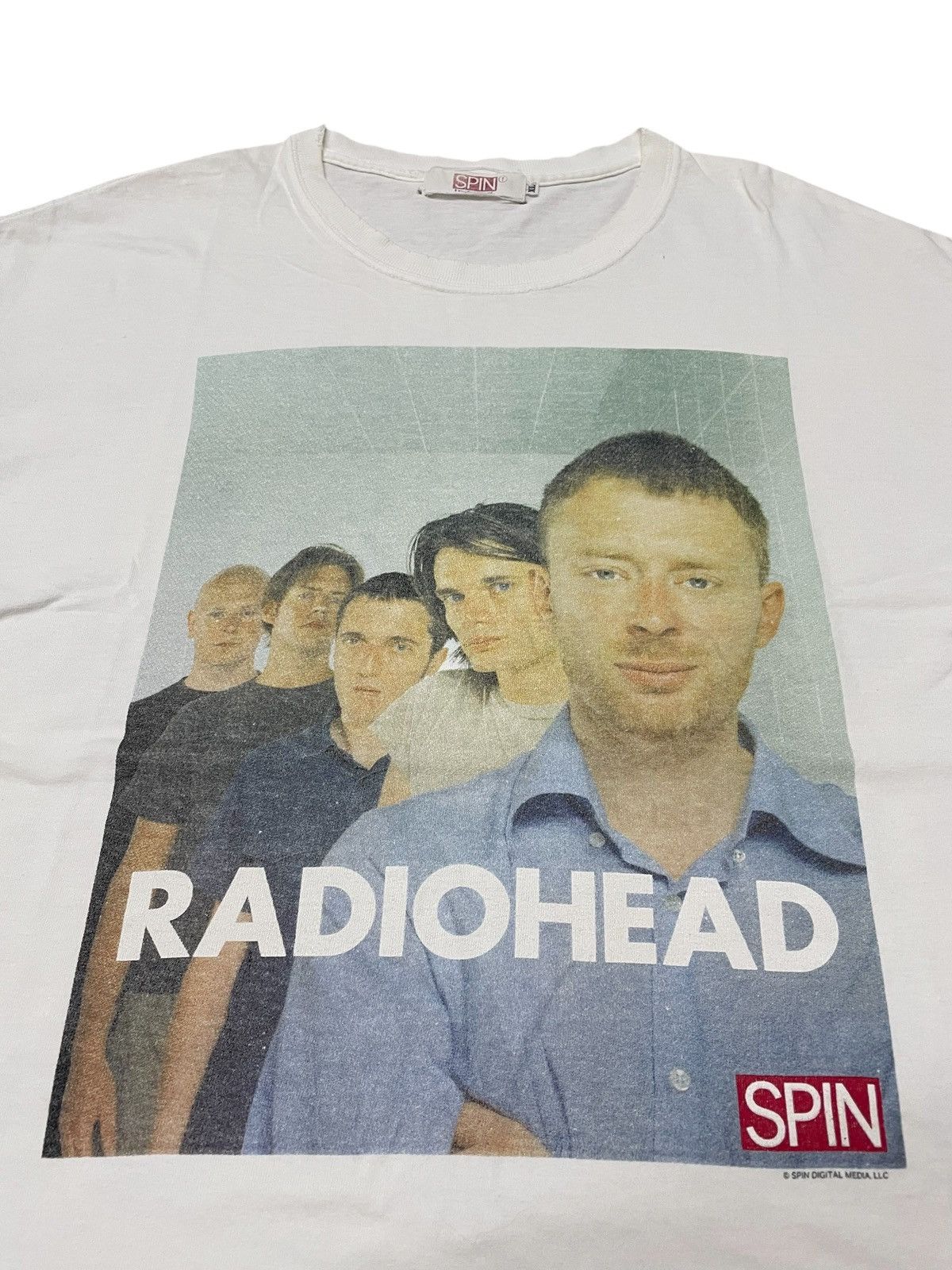 Band Tees Vintage RADIOHEAD Spin Record Tshirt Size US XL / EU 56 / 4 - 2 Thumbnail