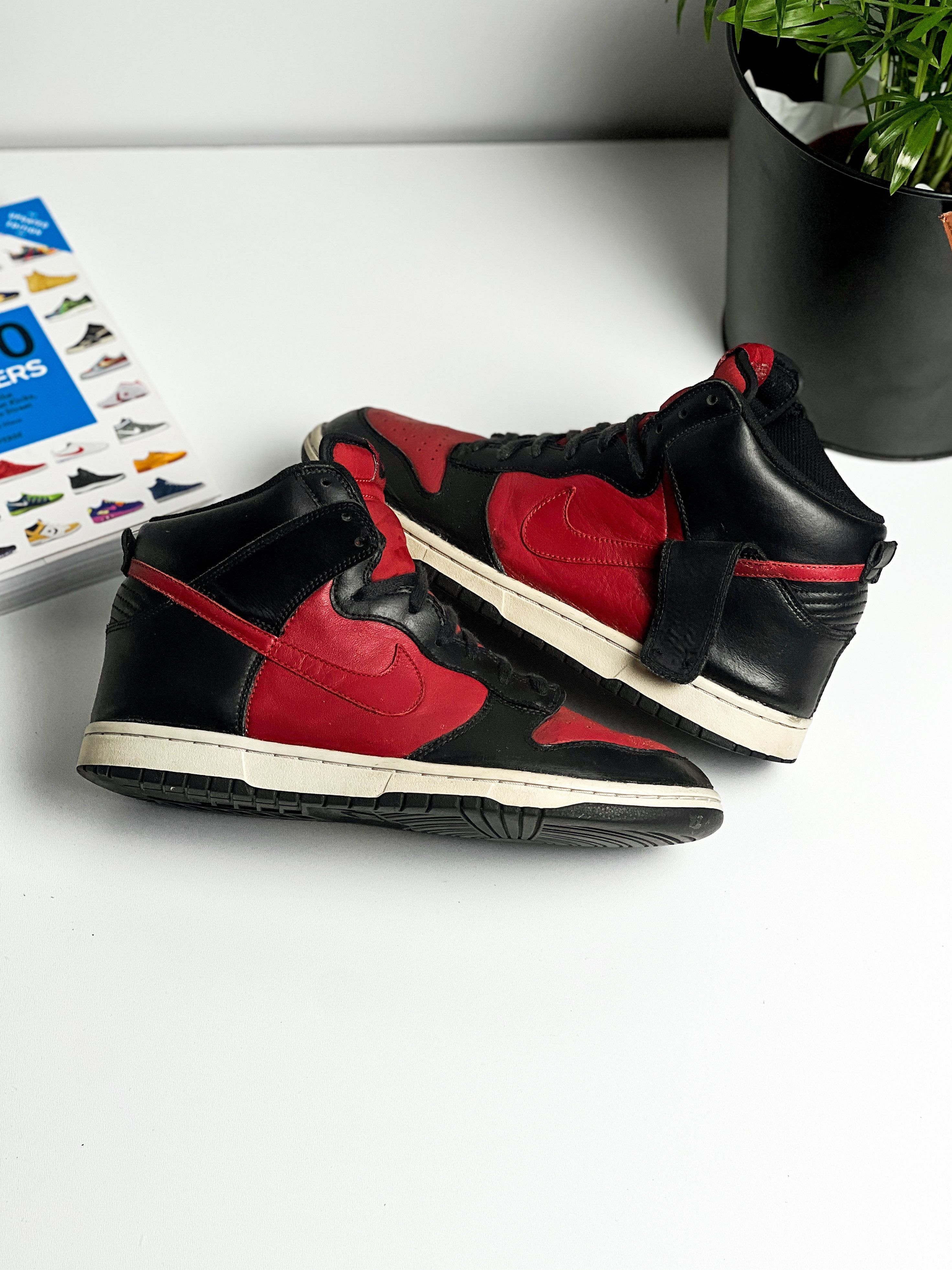 Nike Nike Dunk High Vintage "Black Varsity Red" 317982-009 Size US 8 / EU 41 - 2 Thumbnail