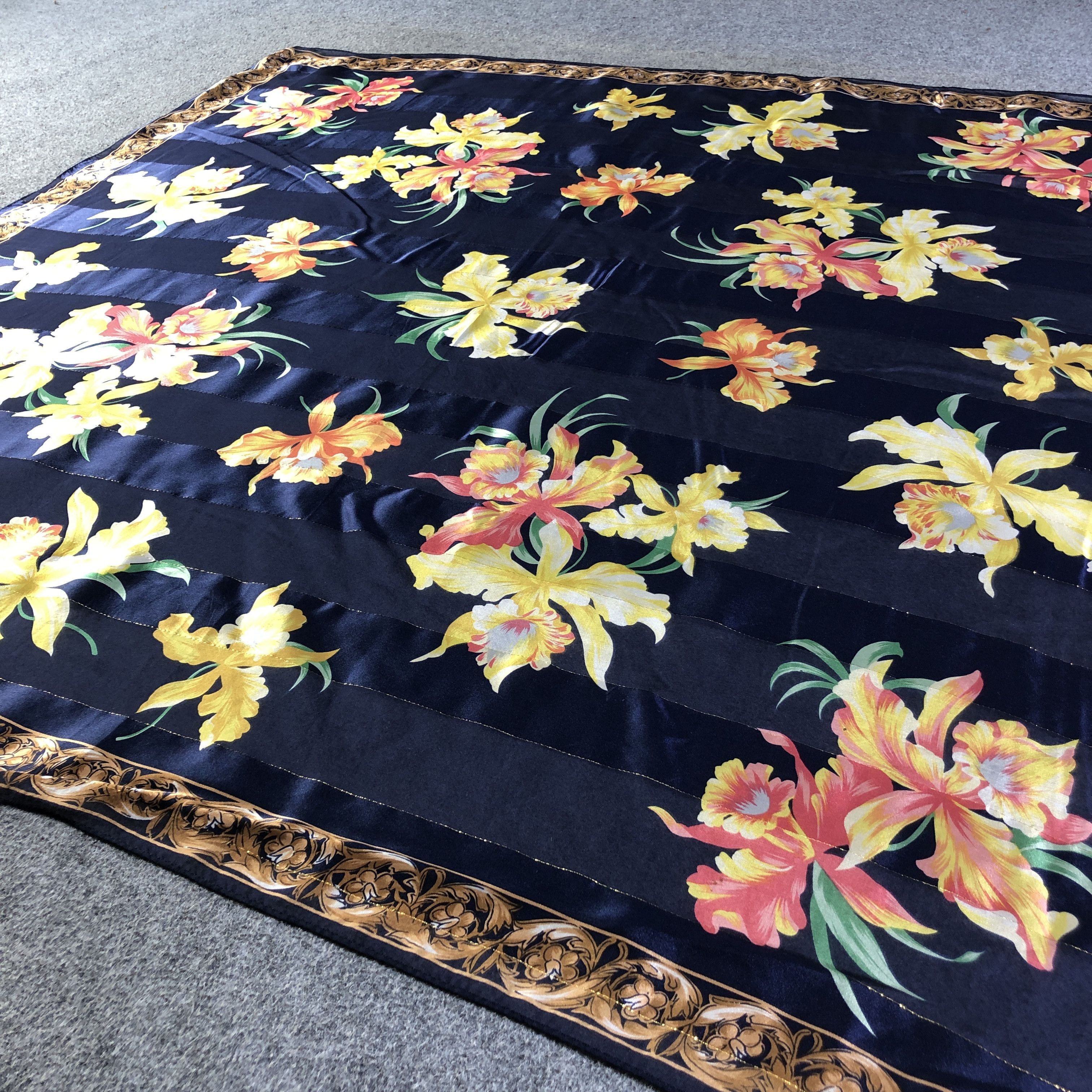 Japanese Brand Luxury Floral Silk Scarf M1017 Size ONE SIZE - 3 Thumbnail