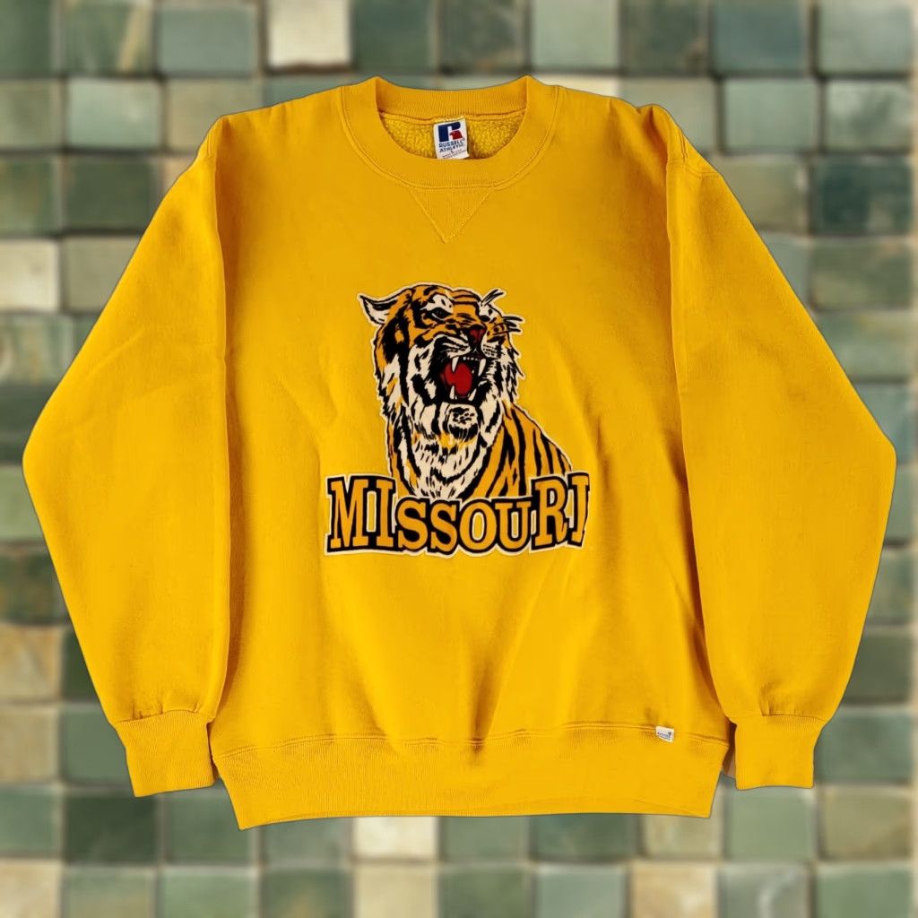 Russell Athletic VINTAGE Russell Athletic Sweatshirt Mens L Yellow University Missouri 90s Pullover Crew Neck Made USA Size US L / EU 52-54 / 3 - 1 Thumbnail