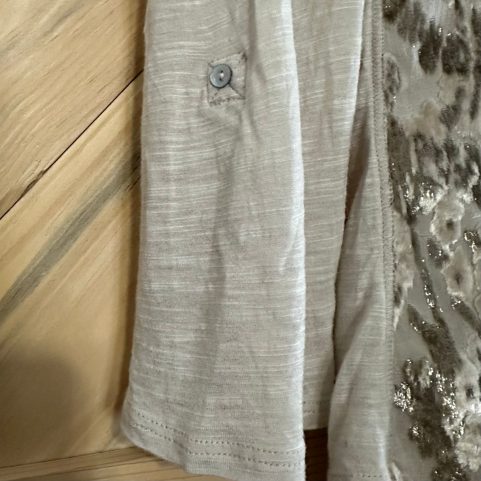 Anthropologie M Textured sheer top with sparkle, sequins, animal print Size M / US 6-8 / IT 42-44 - 8 Thumbnail