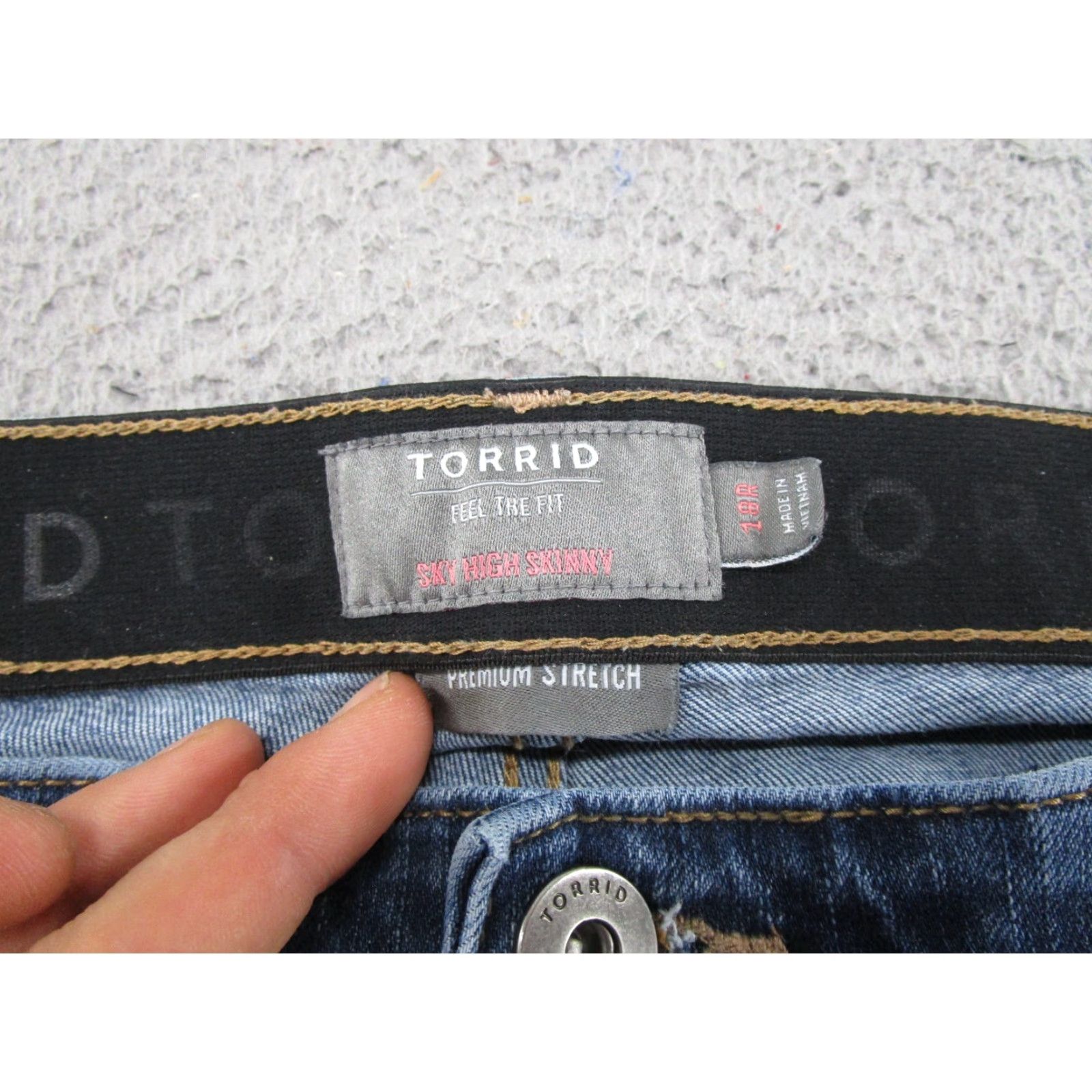Torrid Torrid Jeans Button Fly High Rise Blue Premium Stretch Skinny Jeans 18R Womens XS? Size 40" / US 18 - 4 Thumbnail