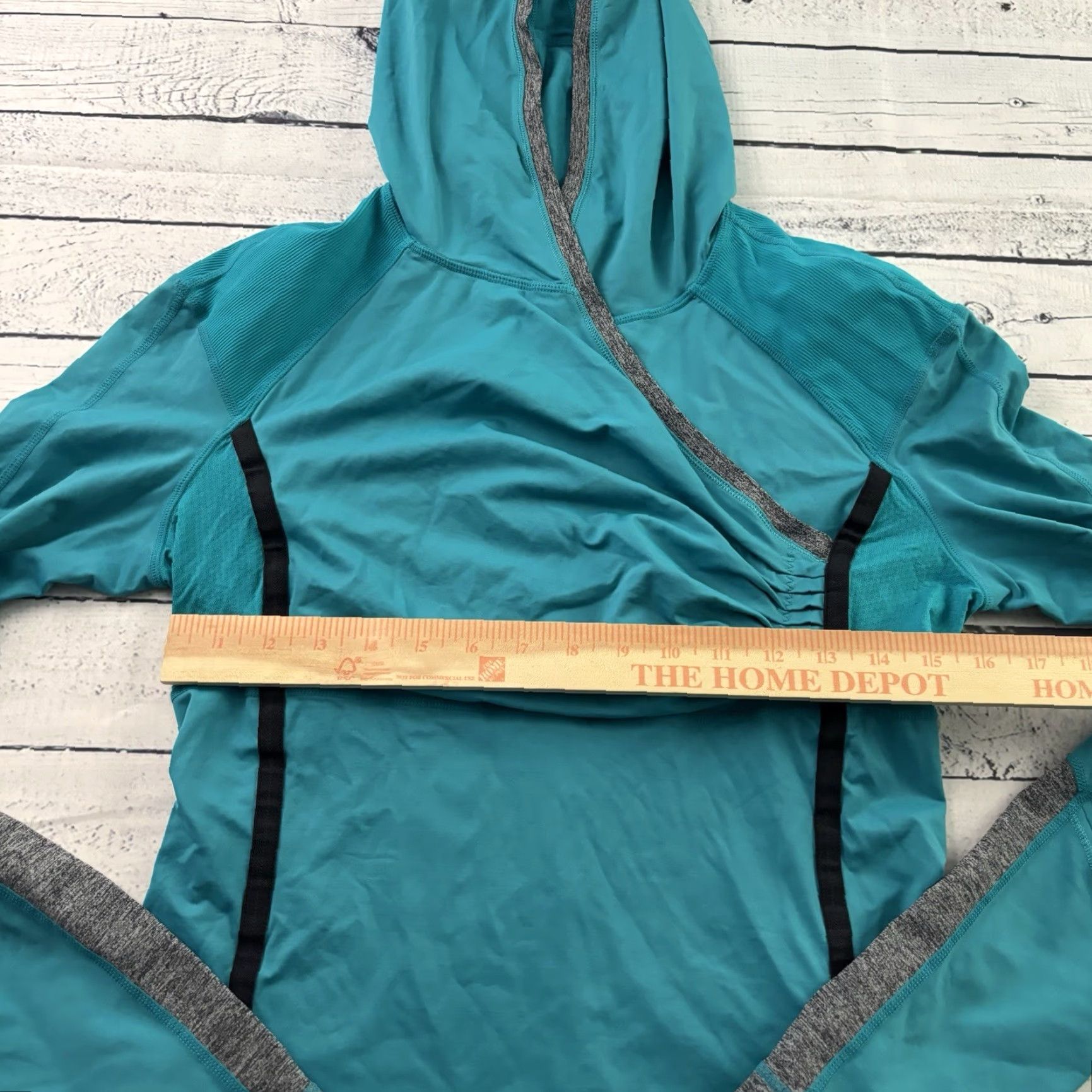 Lululemon Lululemon Pullover Hooded Jacket Green Gray Women 10 Cross Front Athletic Performance Activewear Shirt Size L / US 10 / IT 46 - 3 Thumbnail