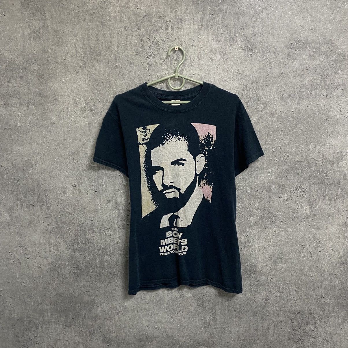 Vintage Vintage Drake T Shirt Tee The Boy Meets World Tour Big Logo Size US S / EU 44-46 / 1 - 1 Thumbnail