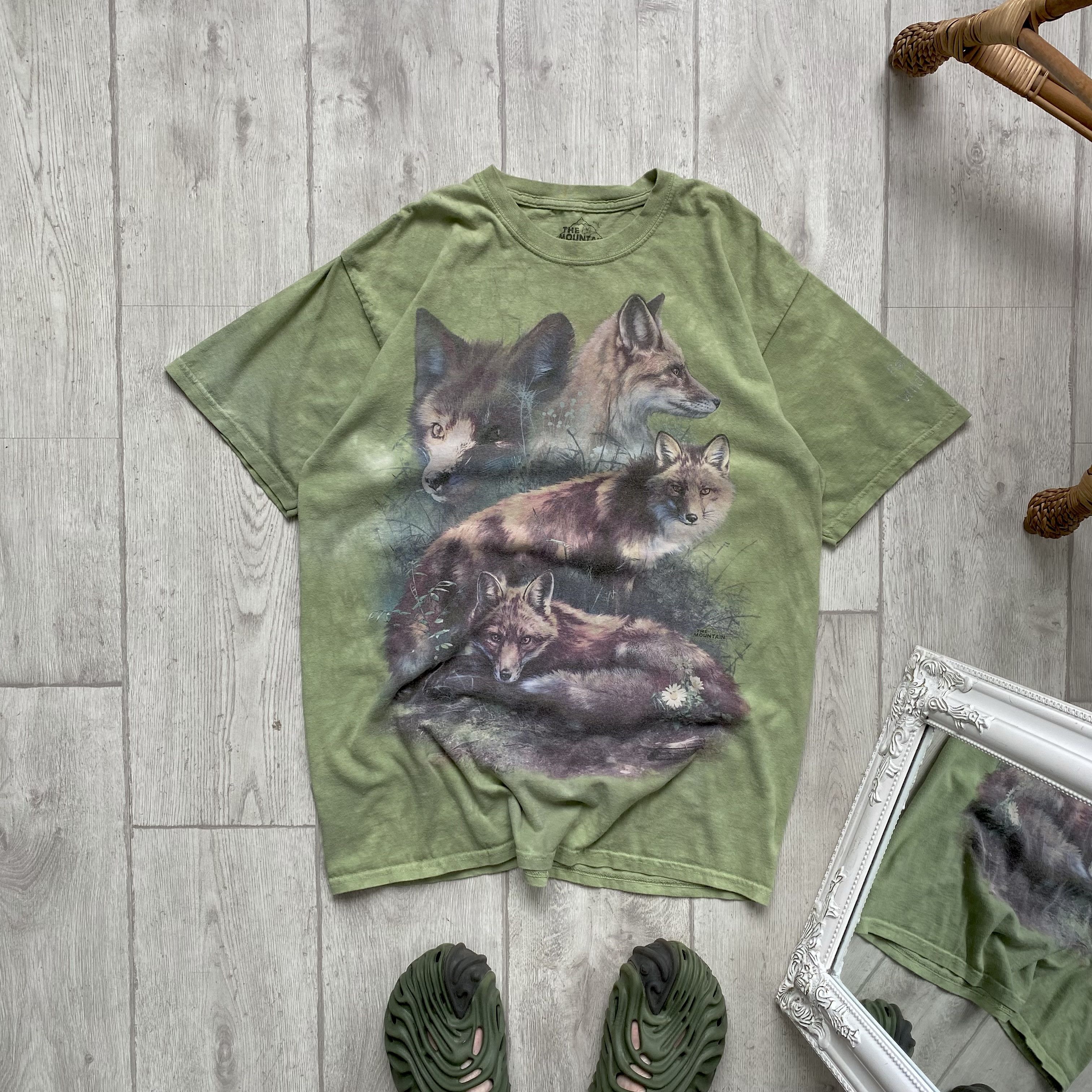 The Mountain 🦊 Vintage Mountain USA Animal FOX Logo tee Wolf Wolves Size US M / EU 48-50 / 2 - 1 Thumbnail