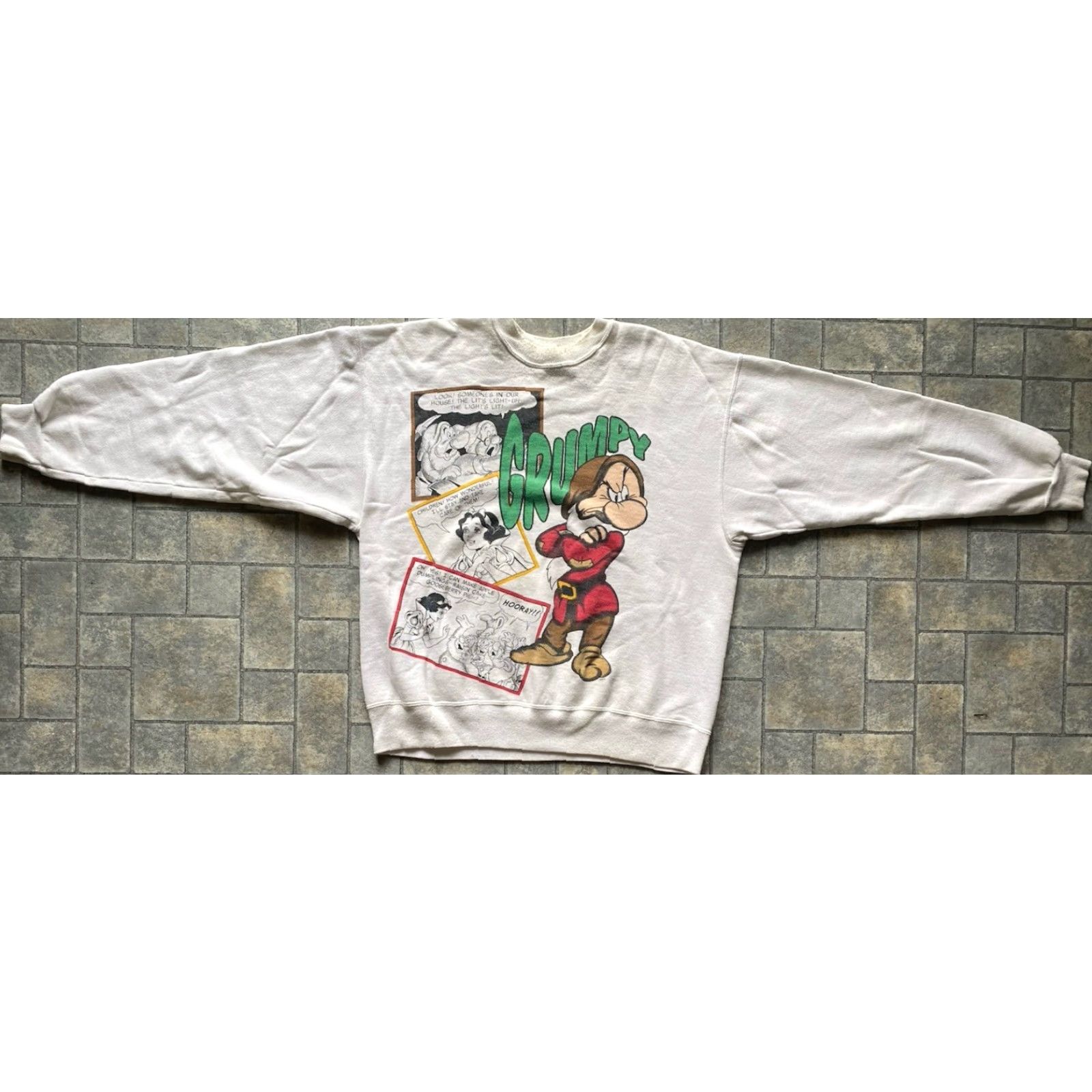 Disney VINTAGE Snow White Seven Dwarves Grumpy Sweatshirt Pullover One Size Fits All White Disney Men Regular One Size Size US M / EU 48-50 / 2 - 2 Thumbnail