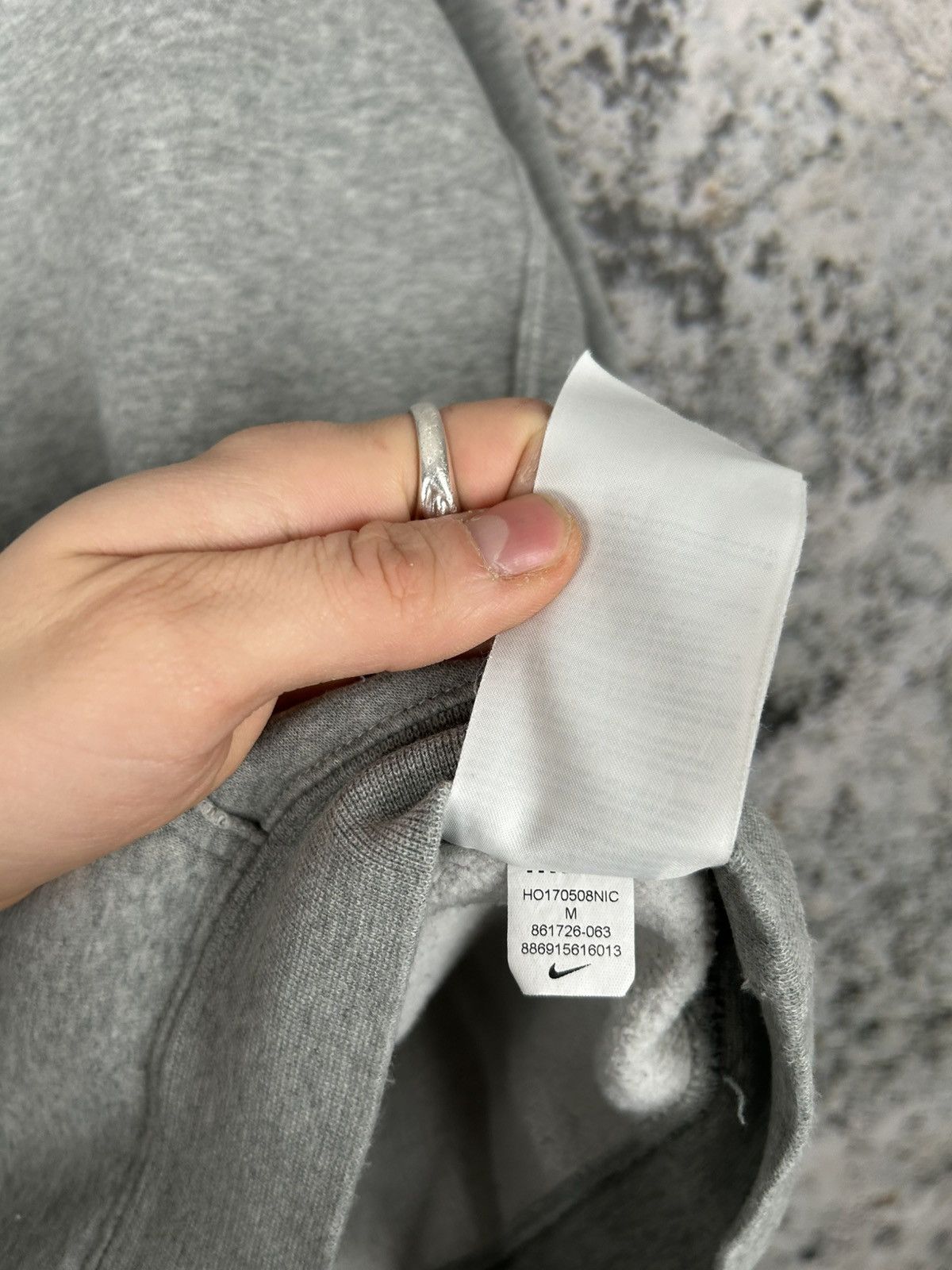 Nike Nike Swoosh Hoodie Streetwear Vintage Rap Sportswear Size US M / EU 48-50 / 2 - 5 Thumbnail