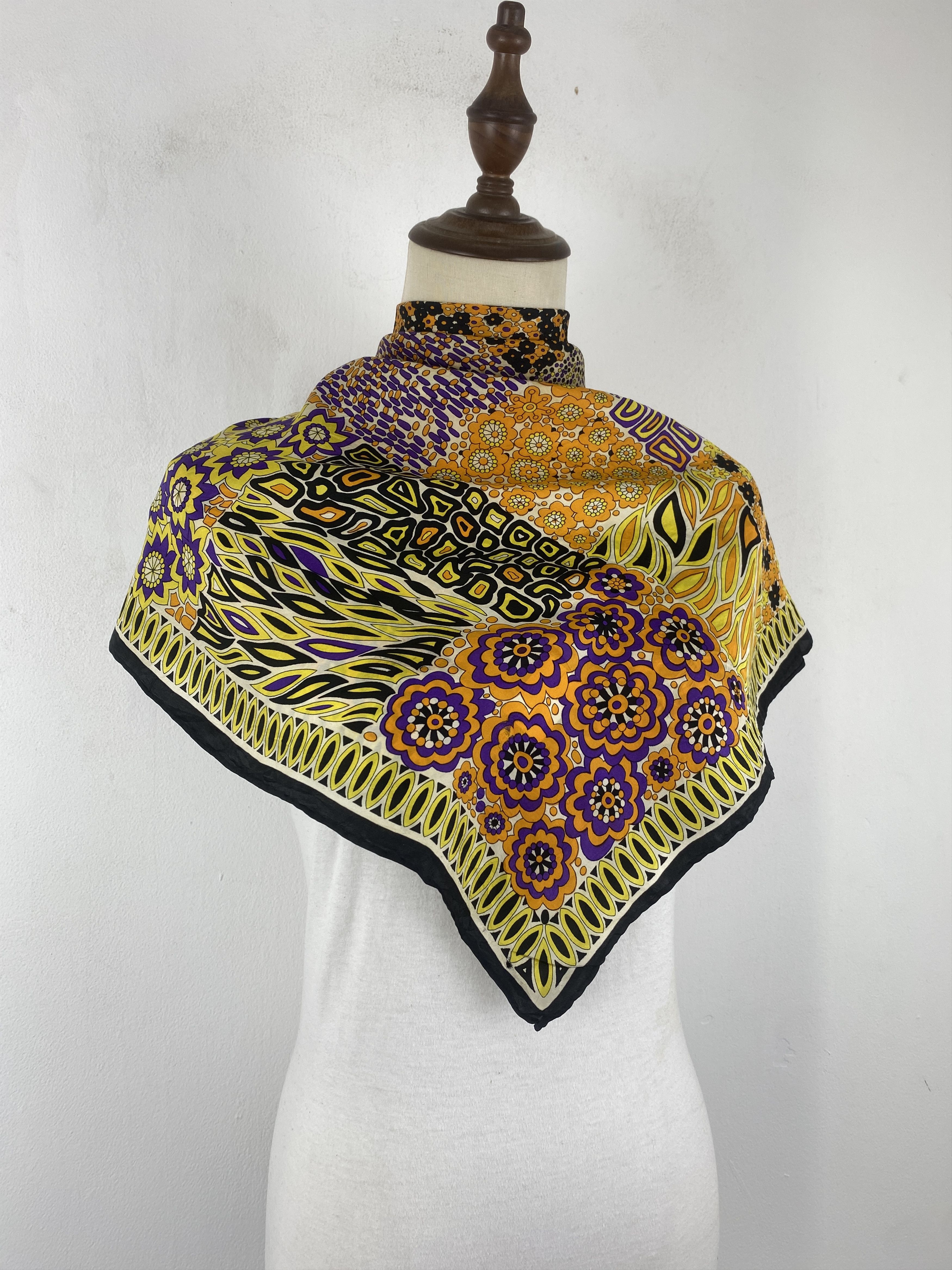 Vintage Disegno Como Silk Scarf / Muffler / Silk Shawl - SN0063 Size ONE SIZE - 2 Thumbnail