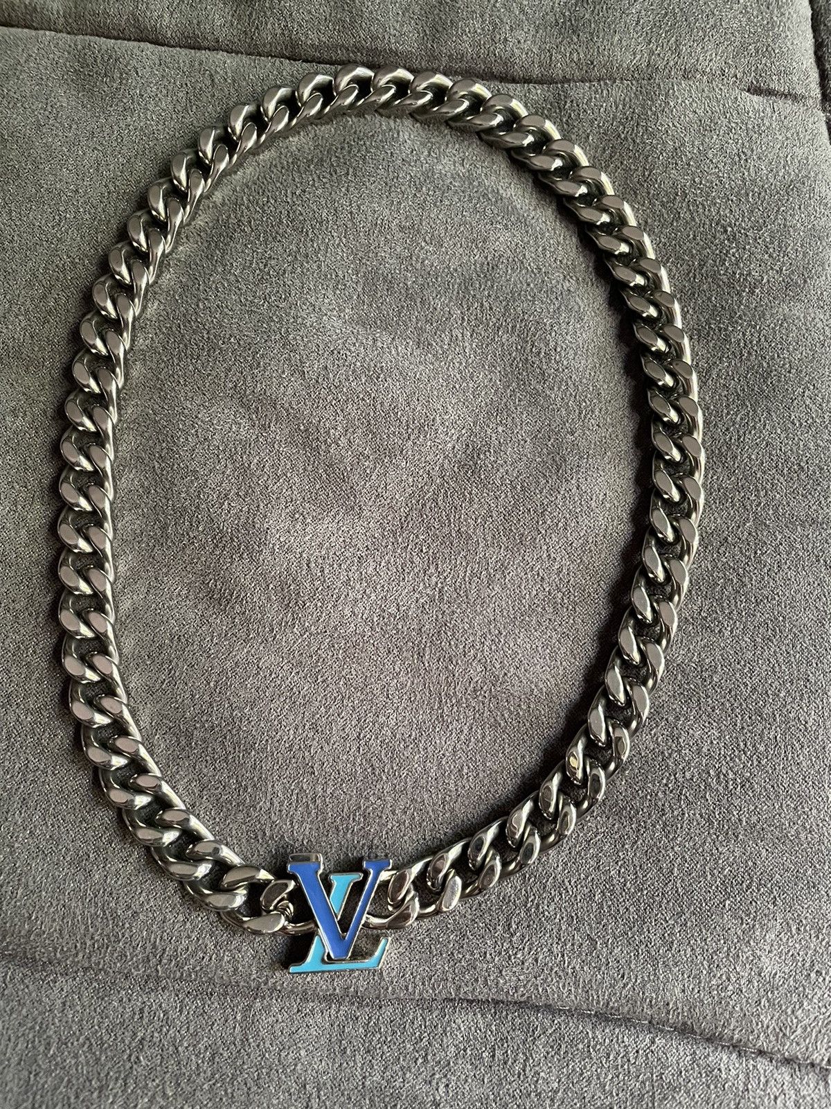 Louis Vuitton Louis Vuitton Chain Link Blue Logo Necklace Size ONE SIZE - 2 Thumbnail