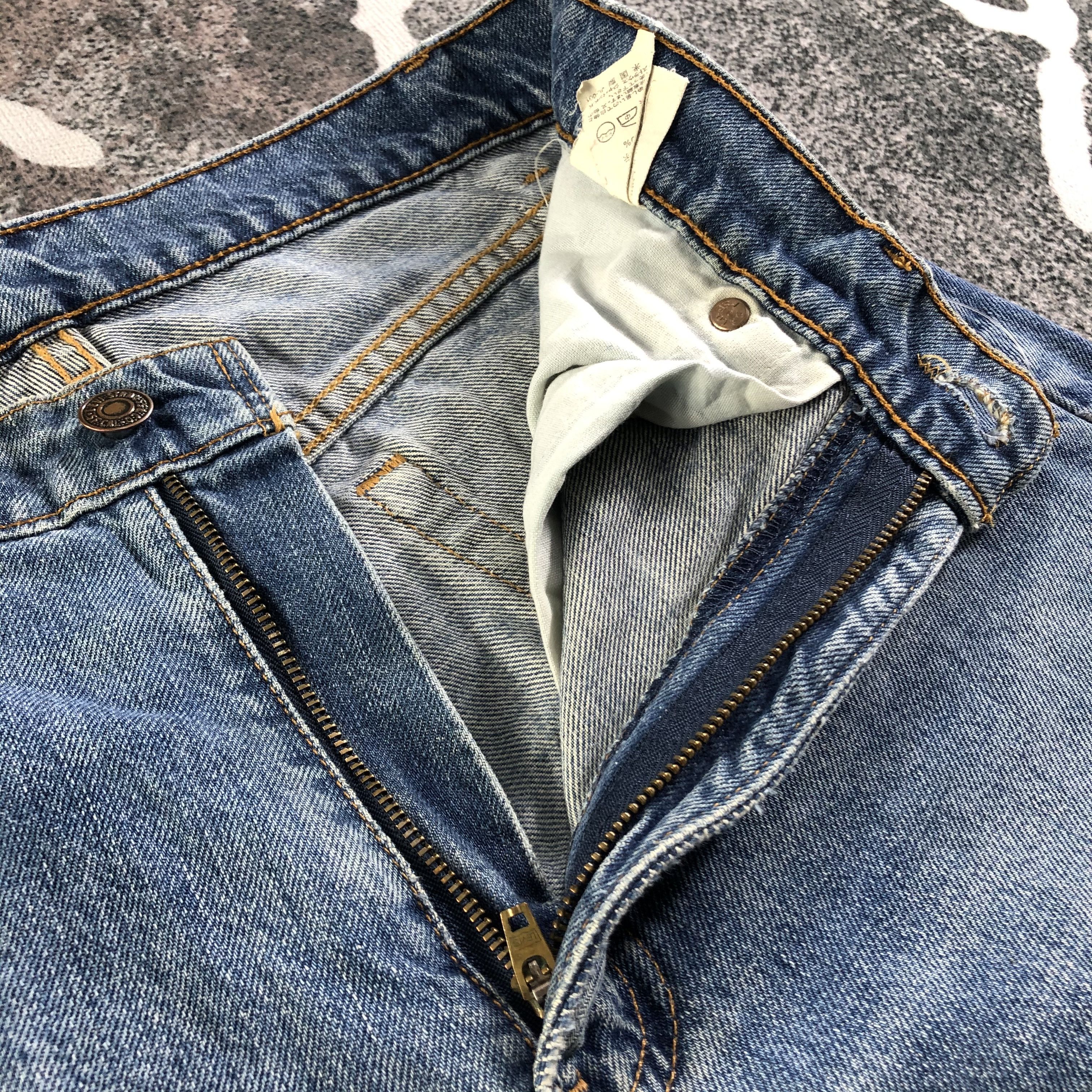 Levi's Vintage 90s Levis 519 Jeans Distressed Denim KJ2925 Size US 29 - 8 Thumbnail