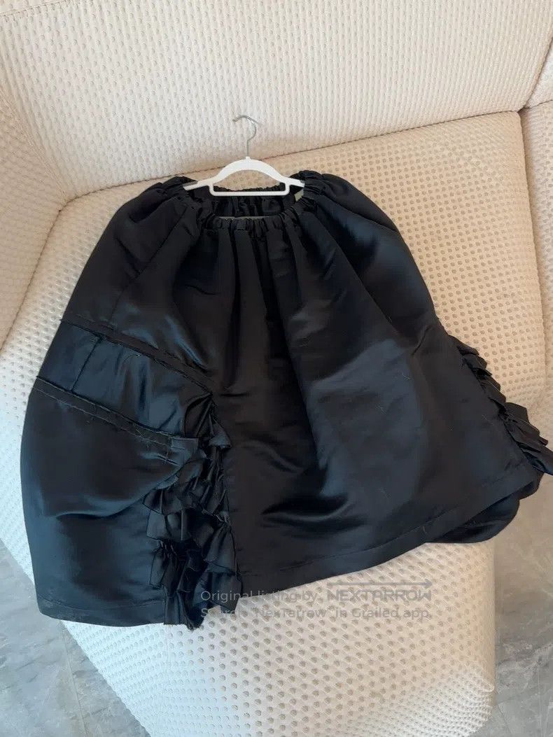 Comme des Garcons Comme Des Garcons size S Black half skirt, size S Size 23" - 1 Thumbnail