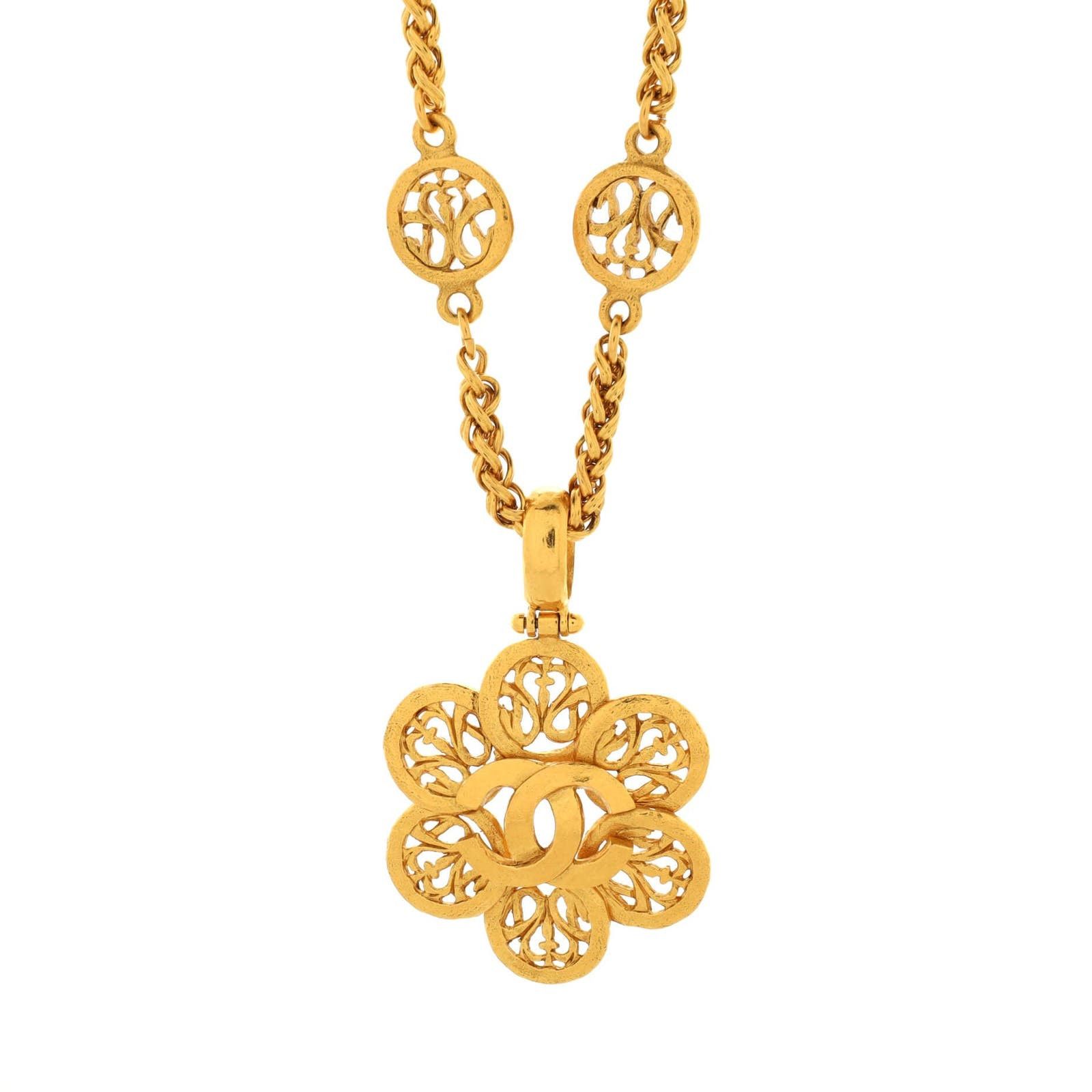 image of Chanel Vintage Cc Cutout Flower Pendant Necklace Metal None in Gold, Women's