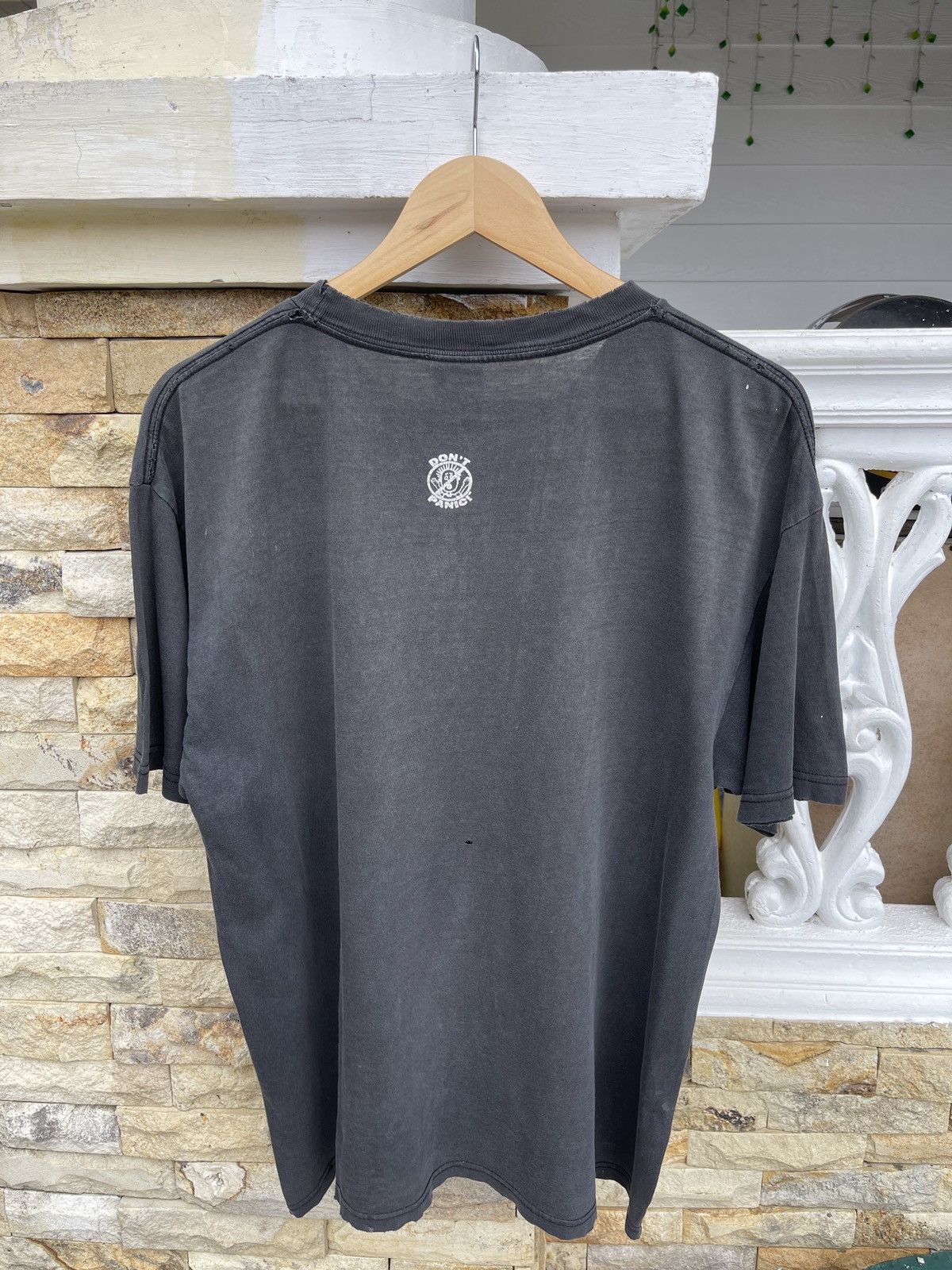 Vintage Rare🔥Vintage 90s THRASHED FADED Don’t Panic Tee Size US L / EU 52-54 / 3 - 4 Thumbnail