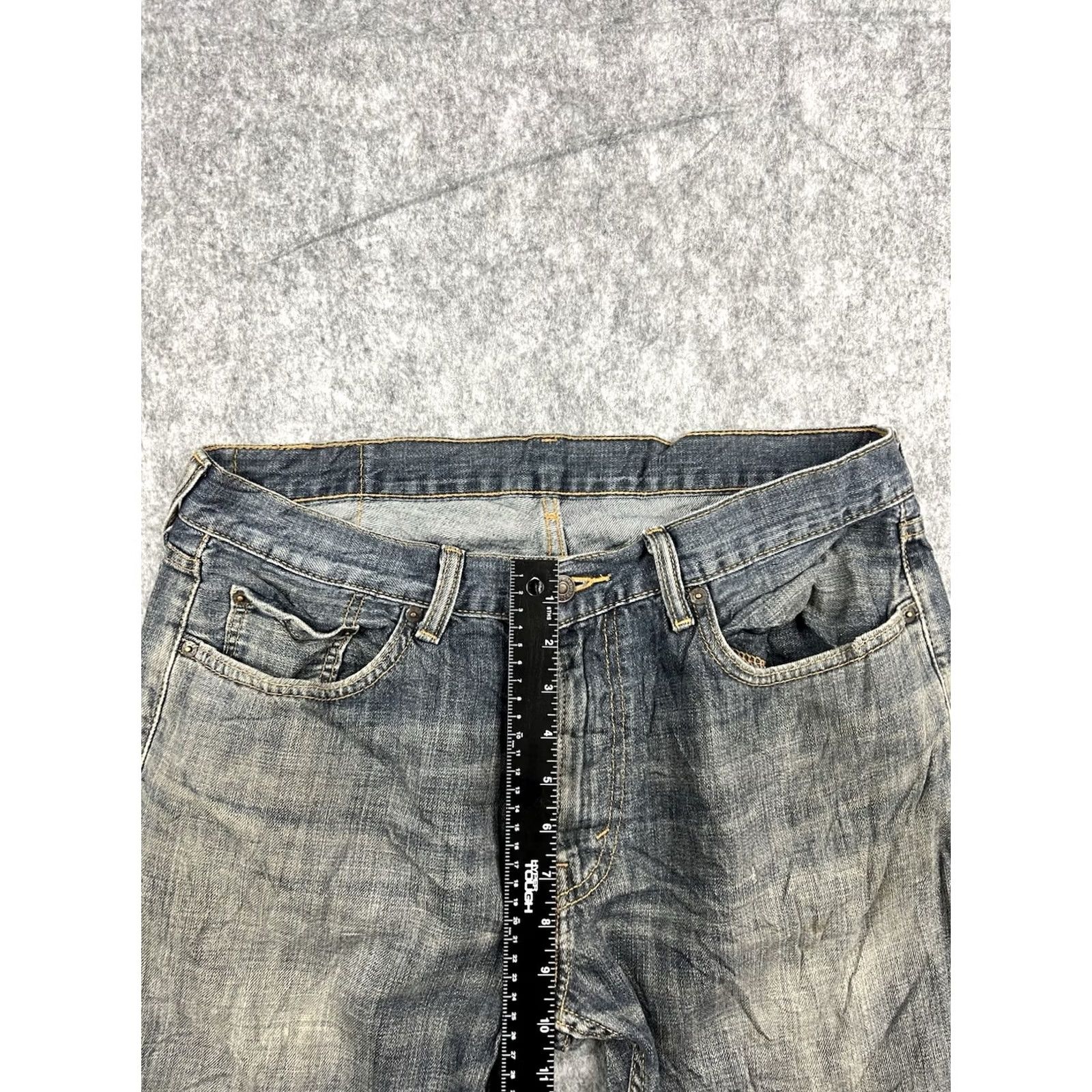 Levi's VINTAGE Levi's 559 Jeans Men's Regular Straight 34x34 Dark Denim 5-Pocket Modern American Mens Size US 34 / EU 50 - 4 Thumbnail