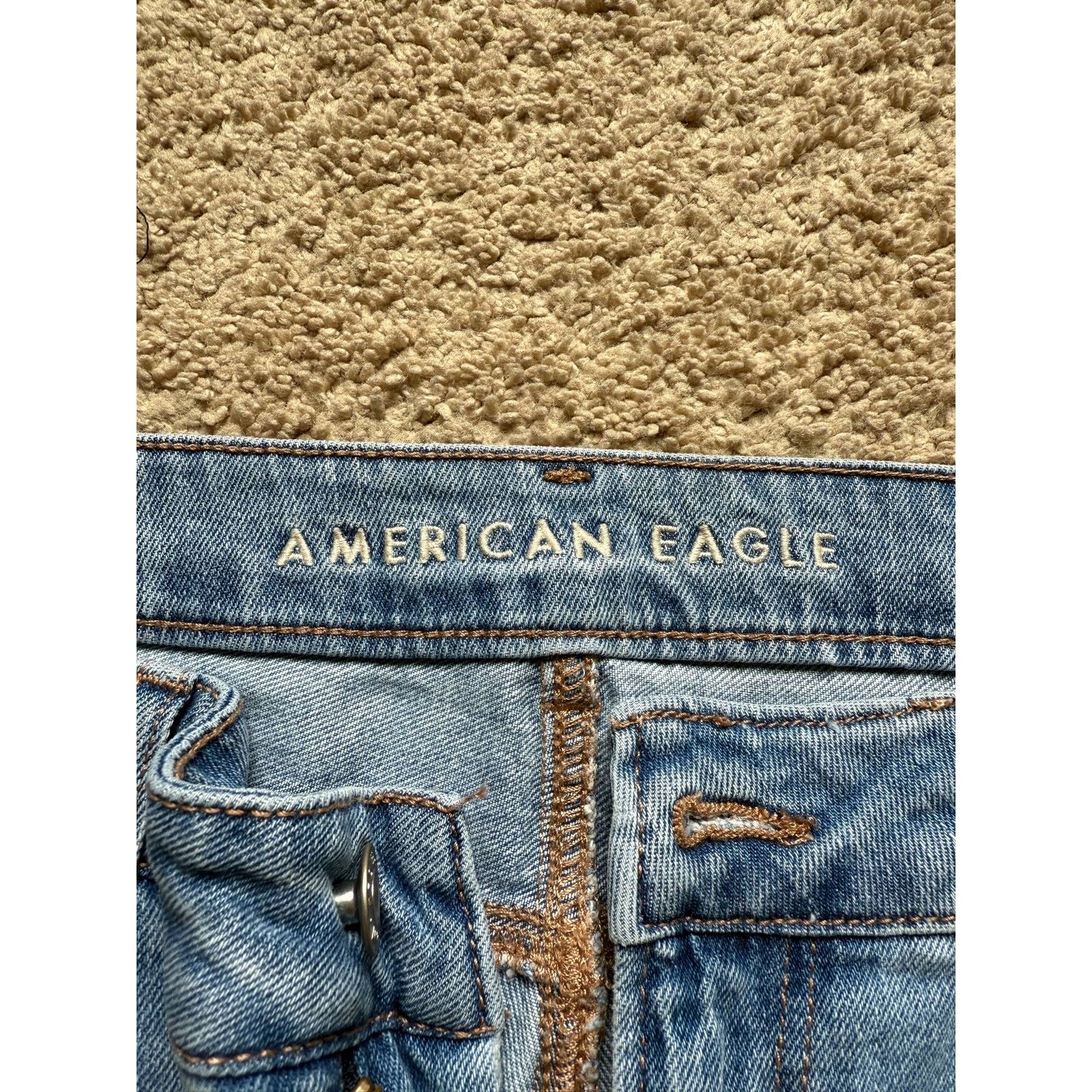 American Eagle Outfitters American Eagle High Rise Ripped Mom Jeans Denim 14 Short Size 36" / US 14 / IT 50 - 9 Thumbnail