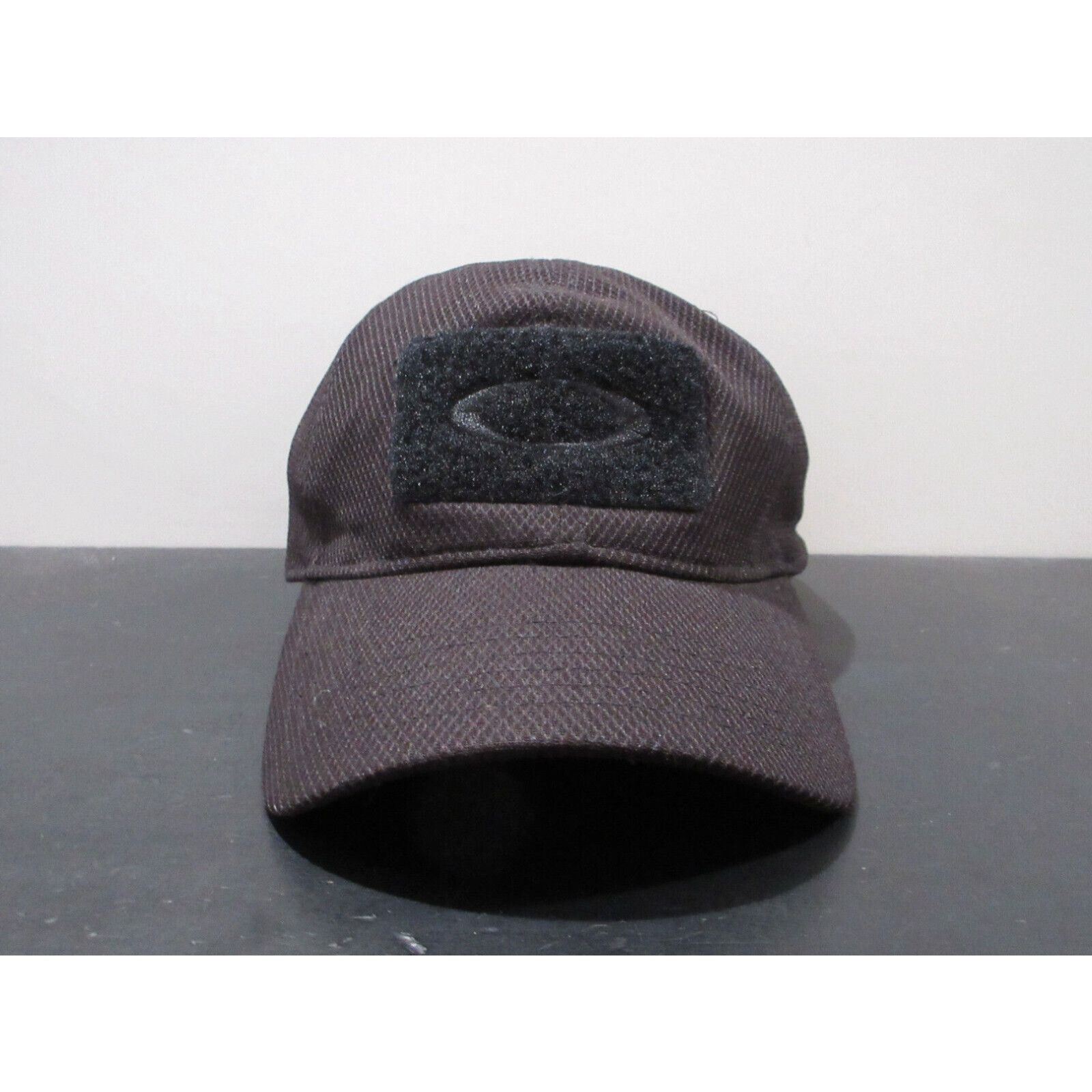image of Vintage Oakley Hat Cap Fitted Adult One Size Black Logo Outdoors Mens 90's in White