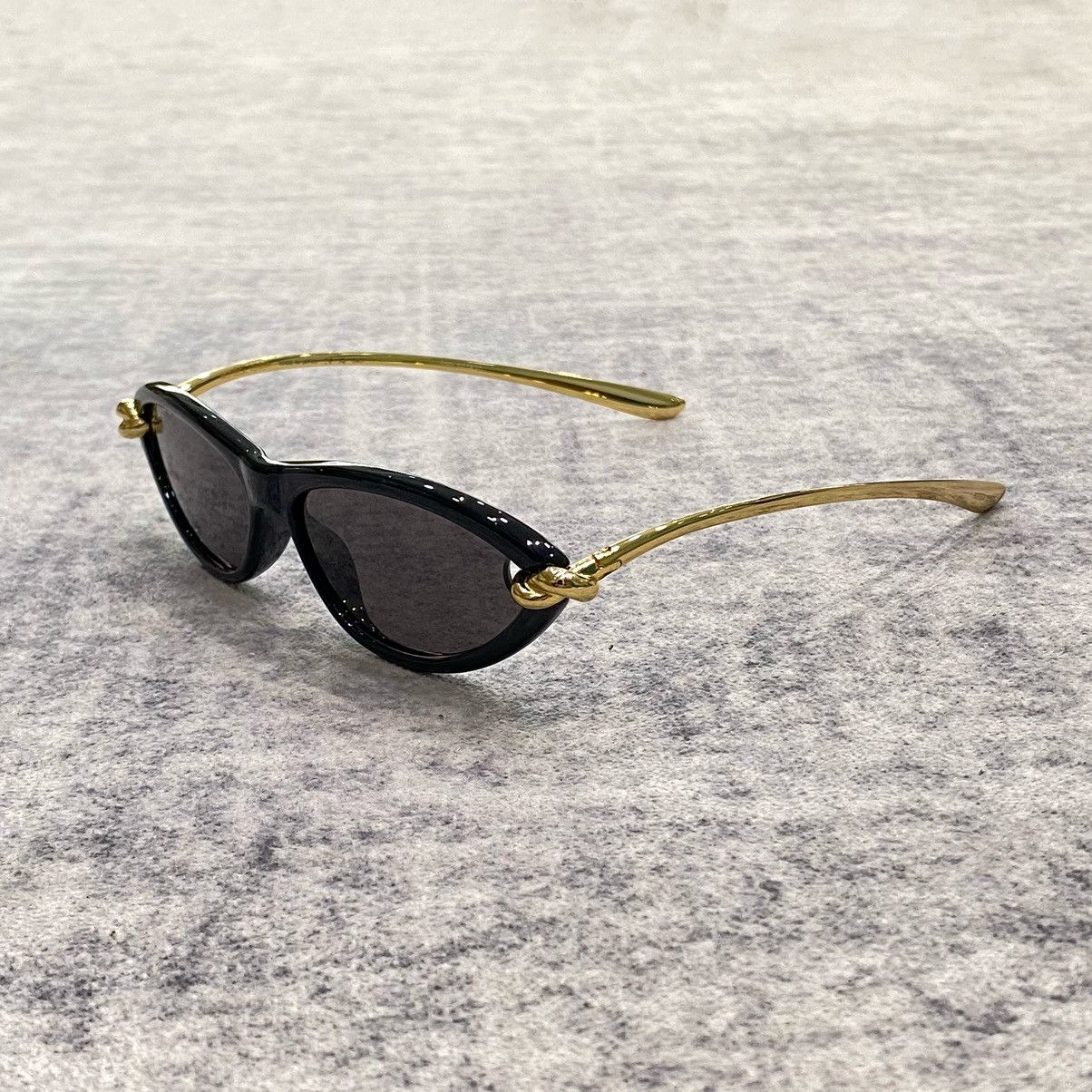 サングラス BOTTEGA VENETA Bottega Veneta - BV1393S - 001 (BV1393S 001) BV1393S Bottega Veneta Rectangular Sunglasses 001 Black