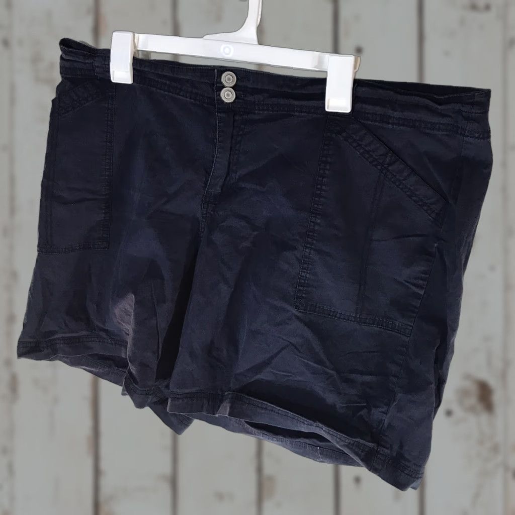 Vintage Lane Bryant Navy Bermuda Shorts Womens Size 20 Casual Travel Workwear Size 42" / US 20 - 1 Thumbnail