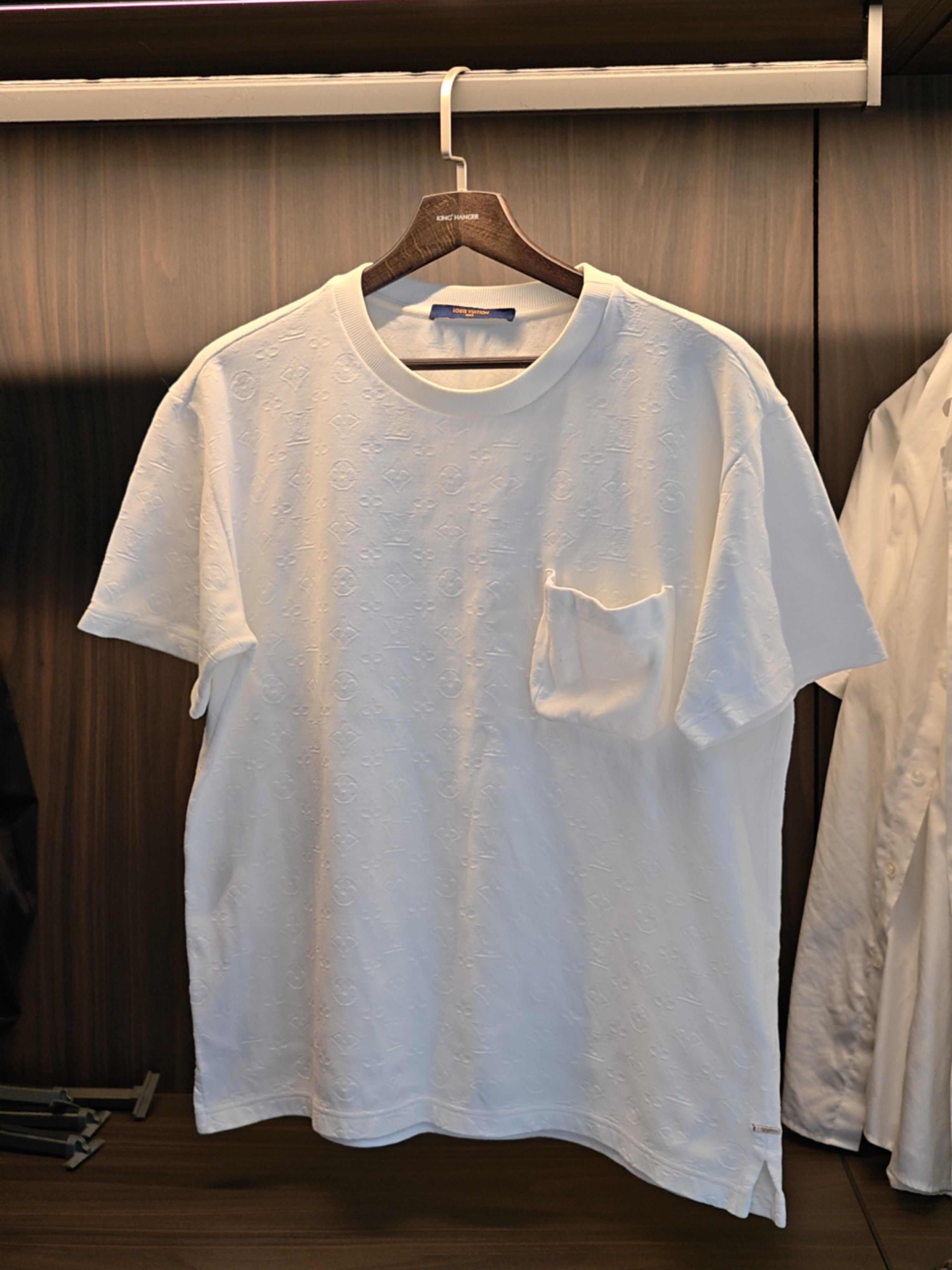 Louis Vuitton Louis Vuitton Monogram Pocket T-Shirt L Size US L / EU 52-54 / 3 - 1 Thumbnail