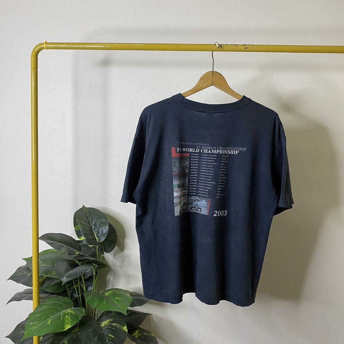 Mercedes-Benz Vintage 2003 Mercedez Benz x F1 World Championship Faded Tee Size US S / EU 44-46 / 1 - 1 Thumbnail