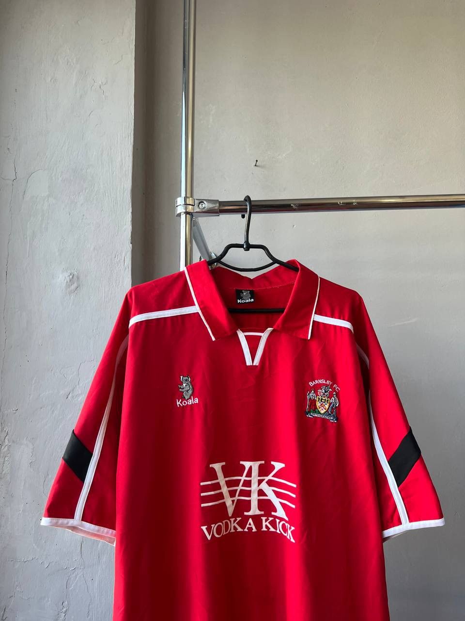Vintage 2004/5 BARNSLEY FC HOME SOCCER JERSEY FOOTBALL SHIRT KOALA Size US XL / EU 56 / 4 - 3 Thumbnail