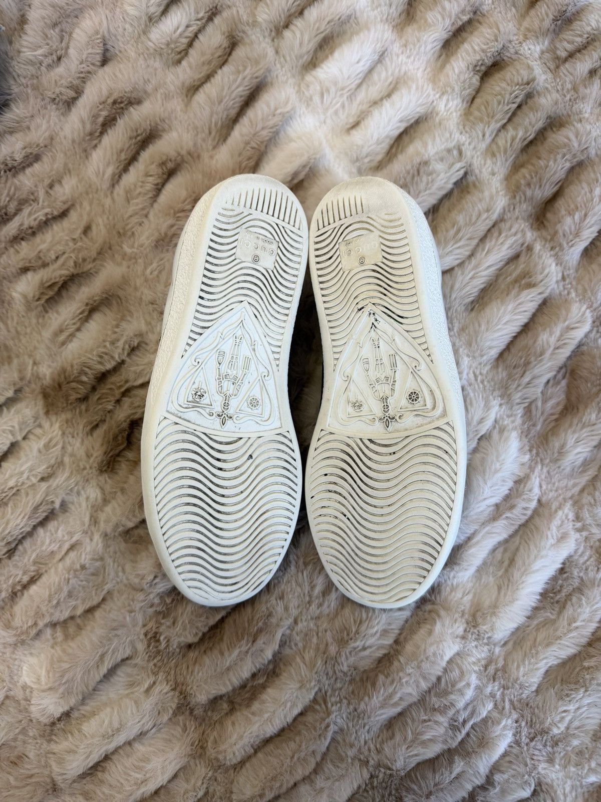 Gucci Women's Gucci Ace sneaker with bee Size US 6 / IT 36 - 9 Thumbnail