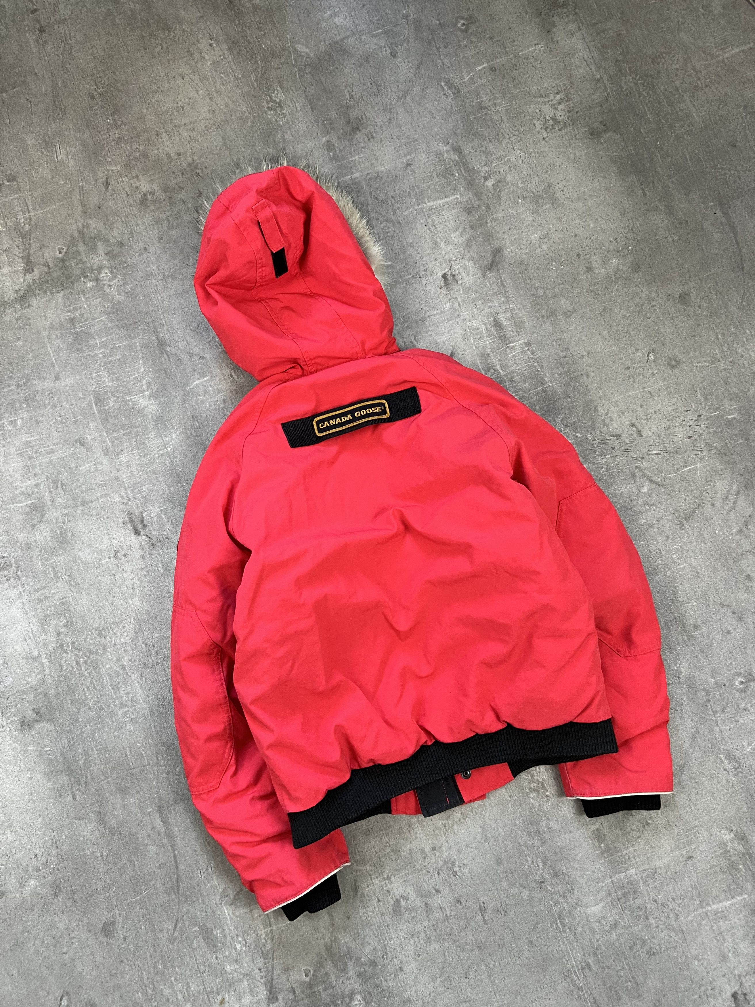 Canada Goose canada goose puffer bomber size (18) like S-M legit luxury Size US S / EU 44-46 / 1 - 5 Thumbnail