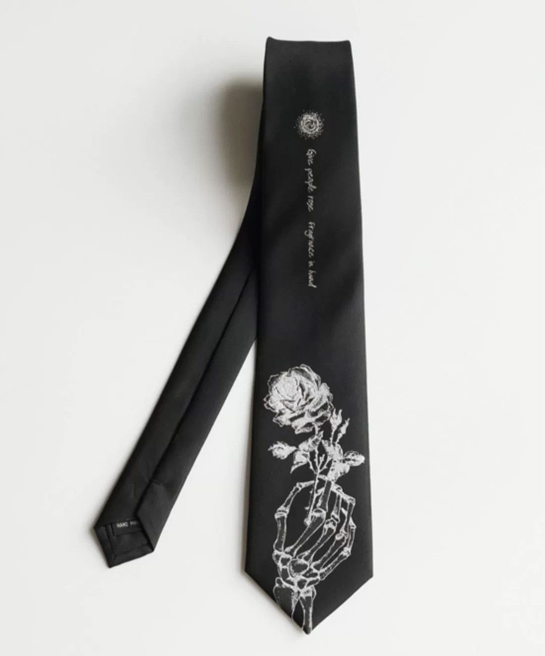 Japanese Brand × The Tie Bar Retro punk rock skeleton rose embroidered neck tie Size ONE SIZE - 1 Thumbnail