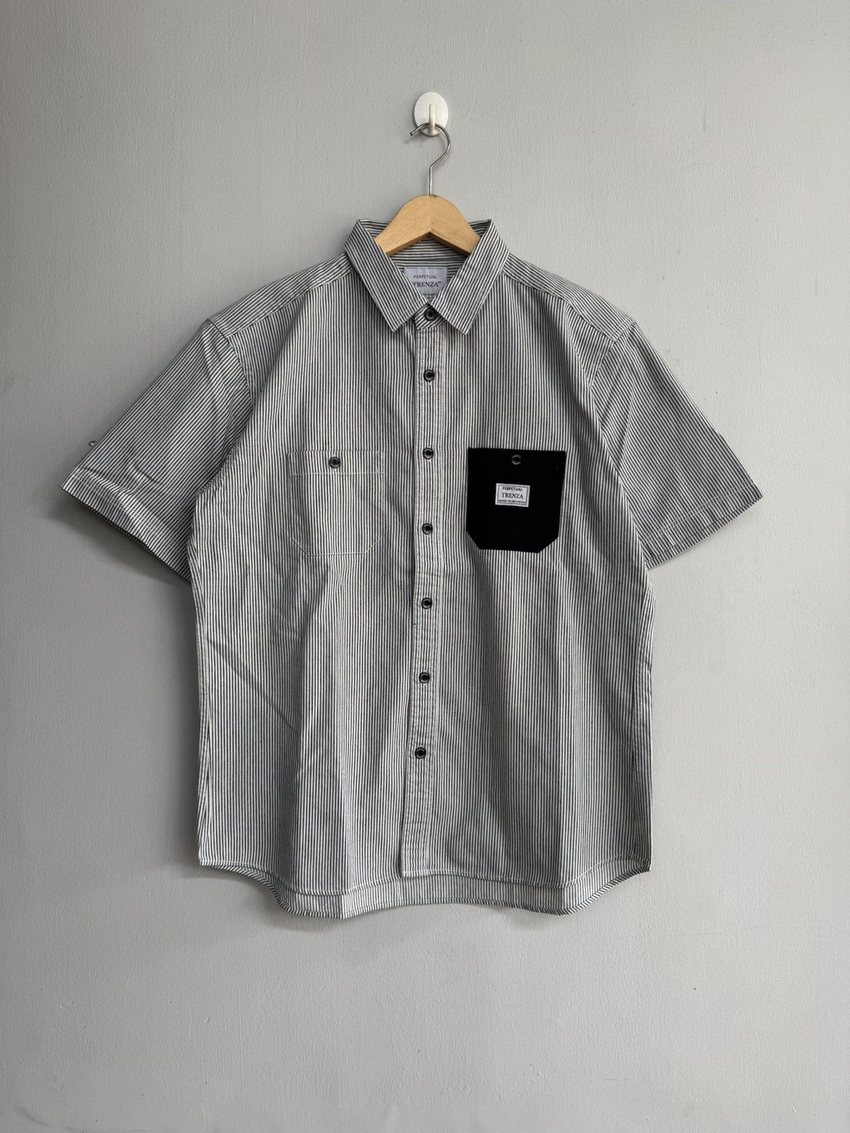 TRENZA STRIPPED DOUBLE POCKET T SHIRT