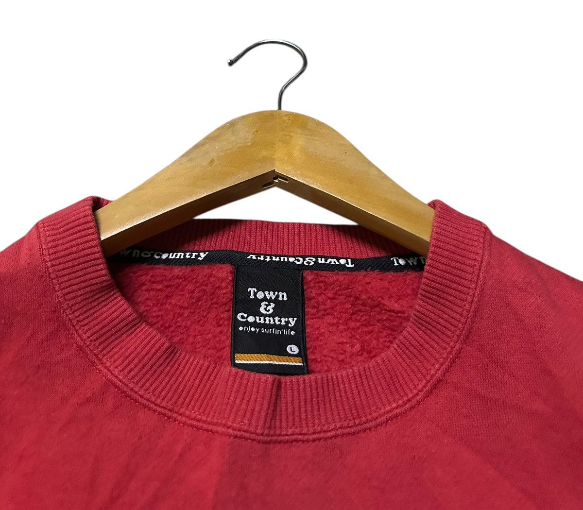 Vintage vintage Town & Country "Surfin Life" graphic sweatshirt. Size US L / EU 52-54 / 3 - 5 Thumbnail