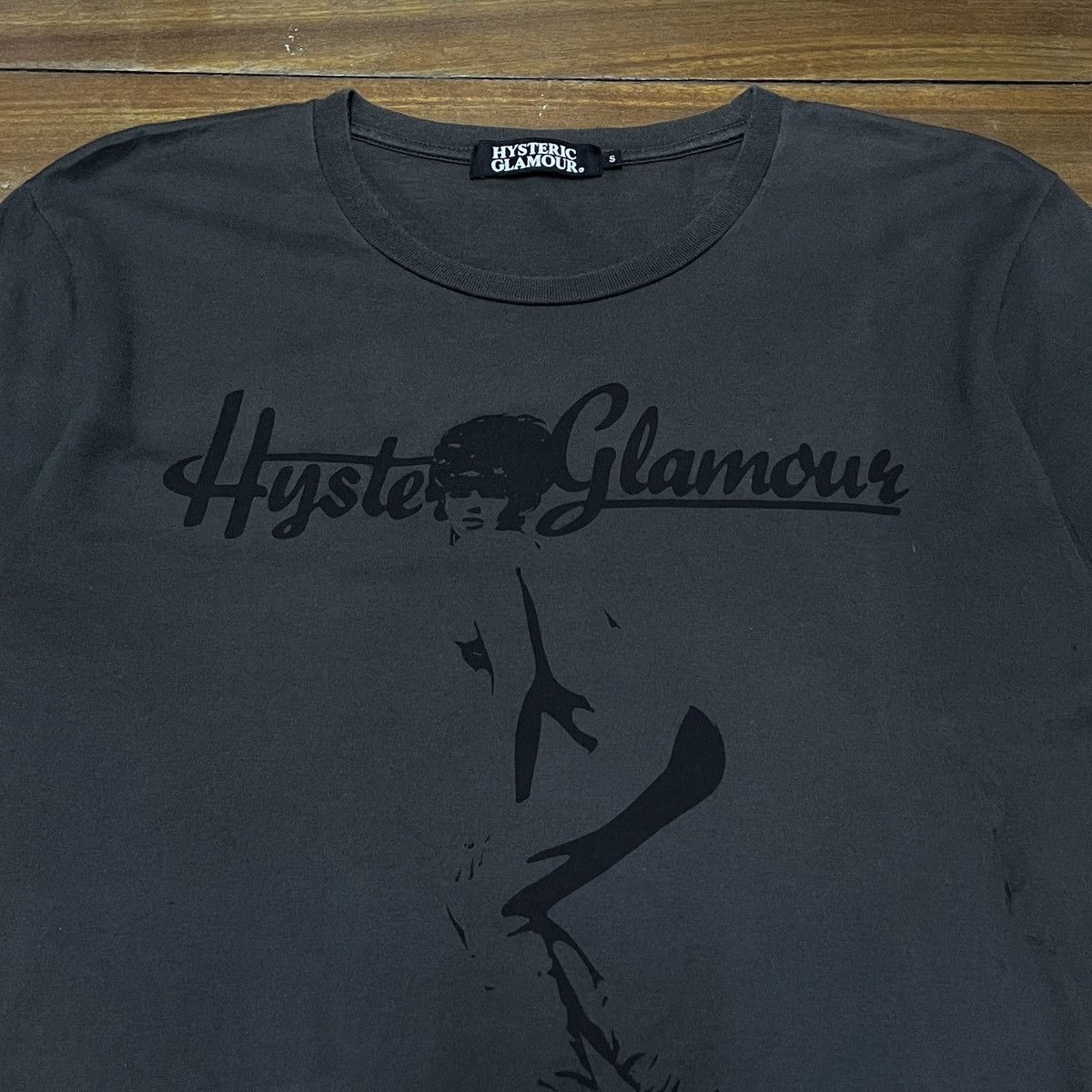 Hysteric Glamour Very Rare Vintage Hysteric Glamour Naked Girl T-shirt 2000s Size US S / EU 44-46 / 1 - 3 Thumbnail