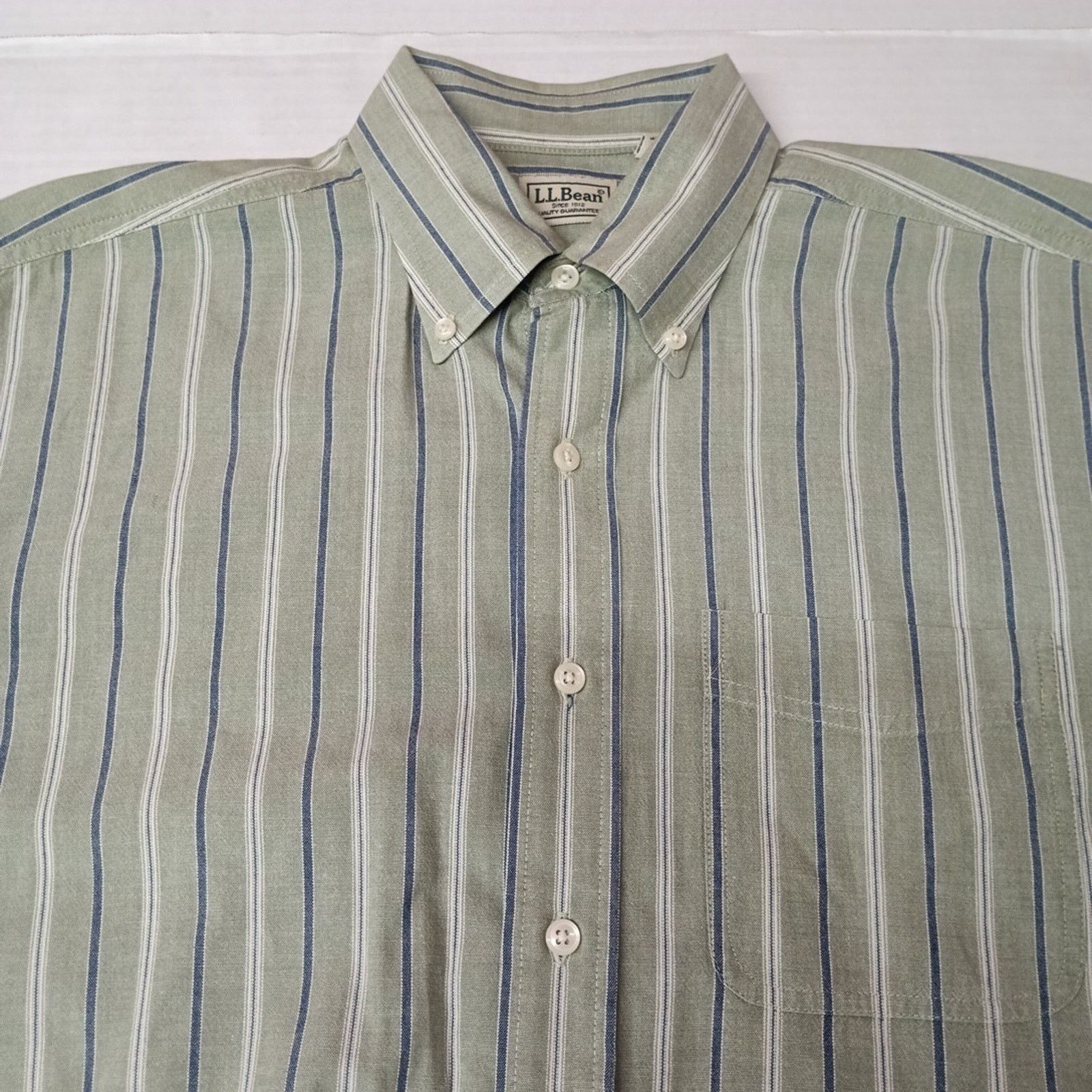 L.L. Bean L.L. Bean Men's Button Down Shirt Size M Green Blue Striped Size US M / EU 48-50 / 2 - 2 Thumbnail