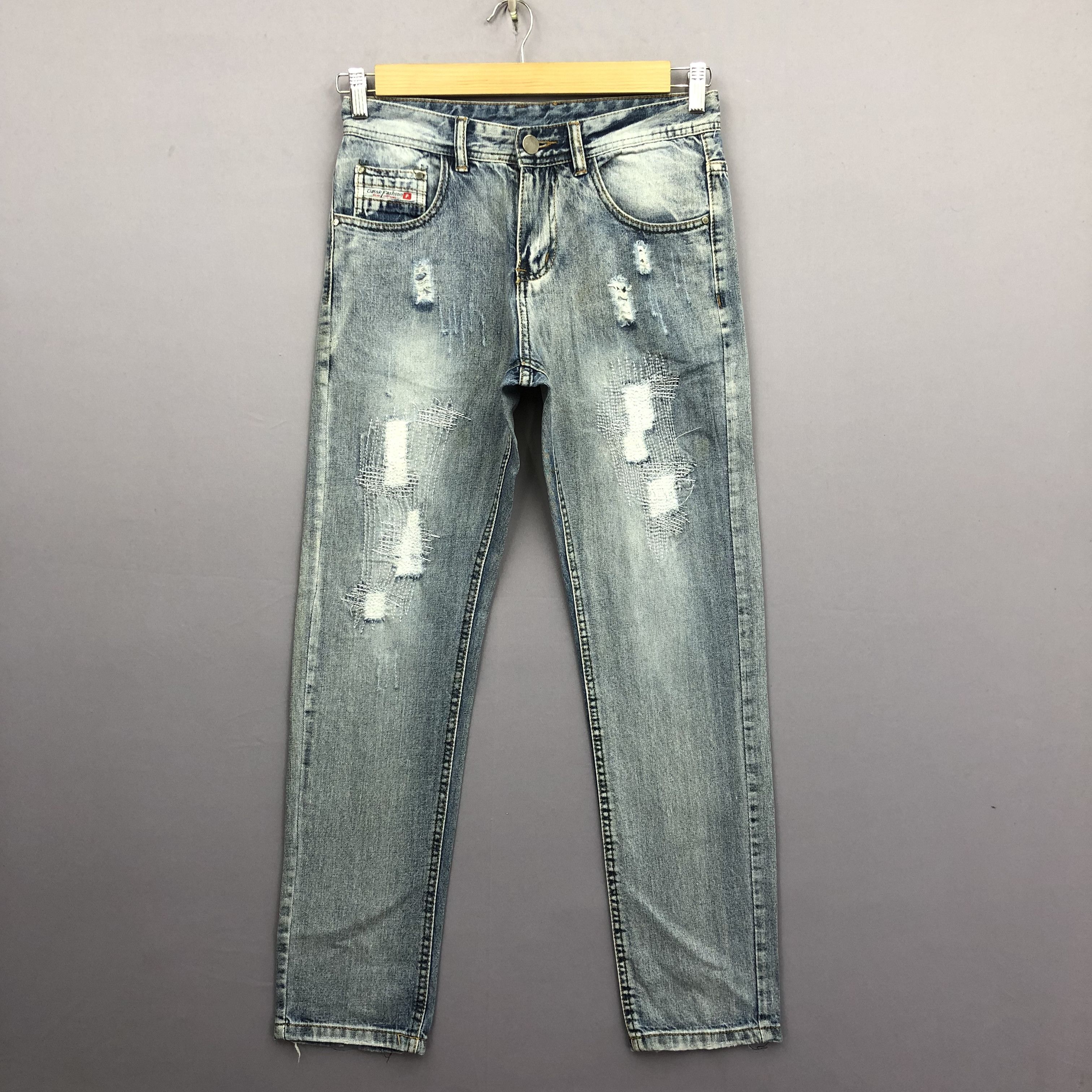 Japanese Brand Vintage Japanese Distressed Faded Light Wash Jeans Denim Size US 30 / EU 46 - 1 Thumbnail