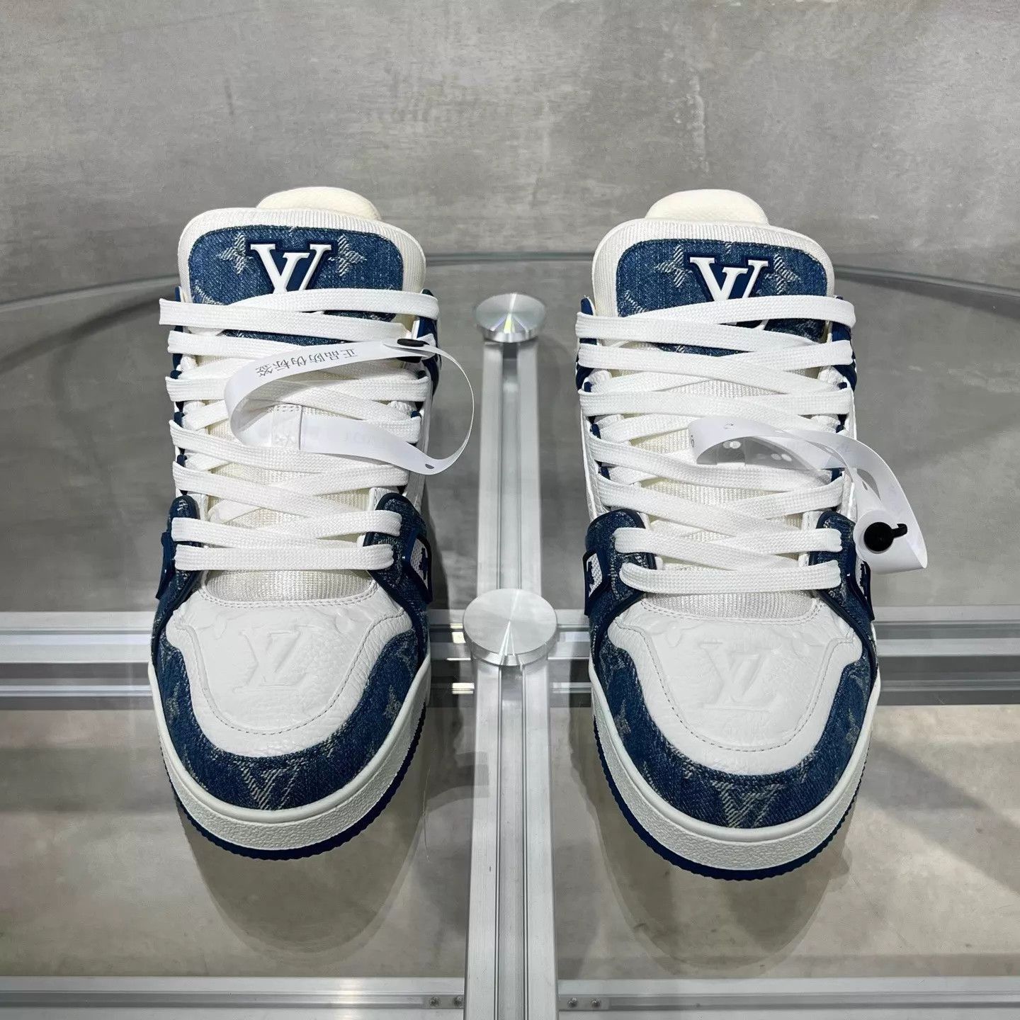 Louis Vuitton White High-Top Sneakers Size 7 Size US 7 / EU 40 - 1 Thumbnail