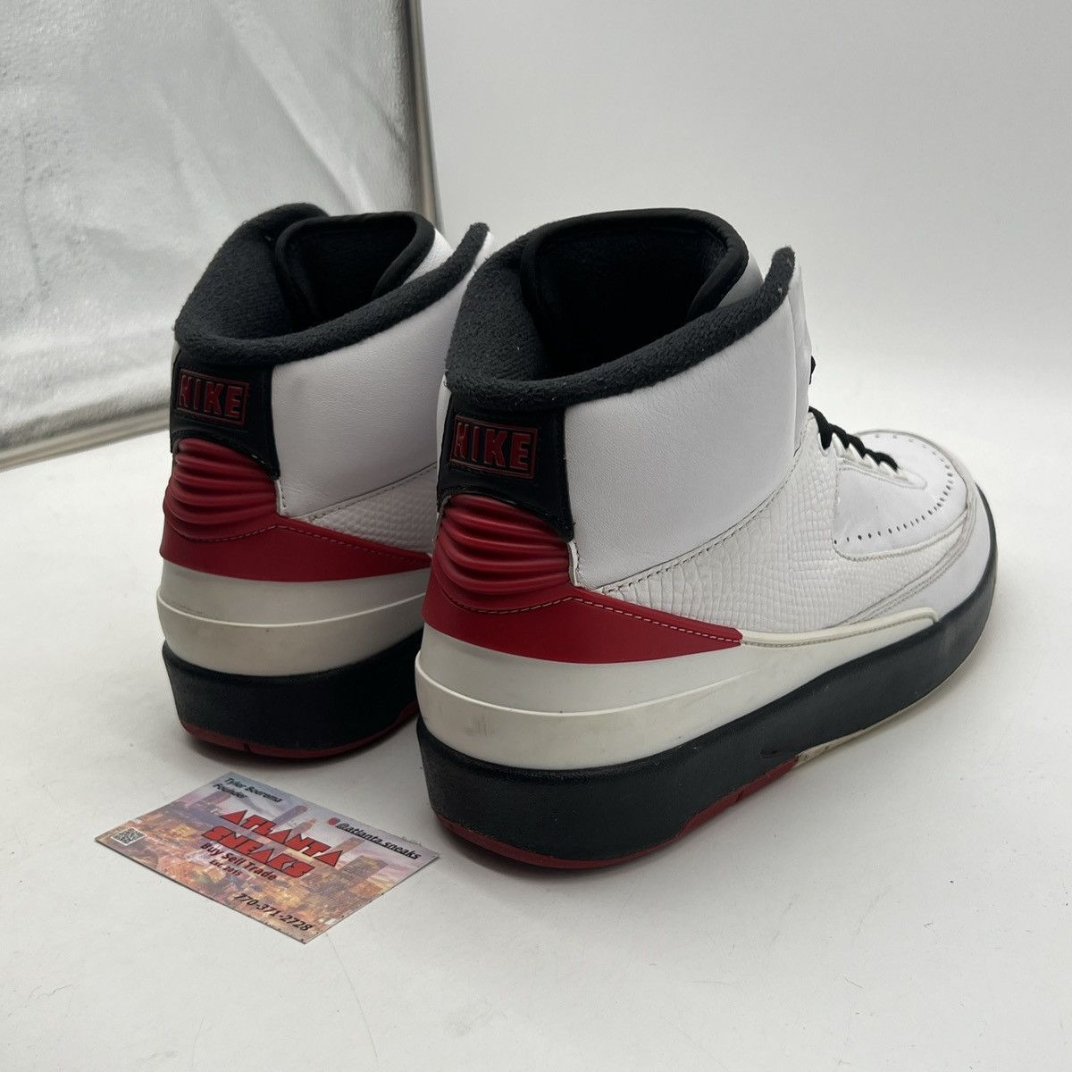 Jordan Brand Air Jordan 2 Chicago Size US 10.5 / EU 43-44 - 5 Thumbnail