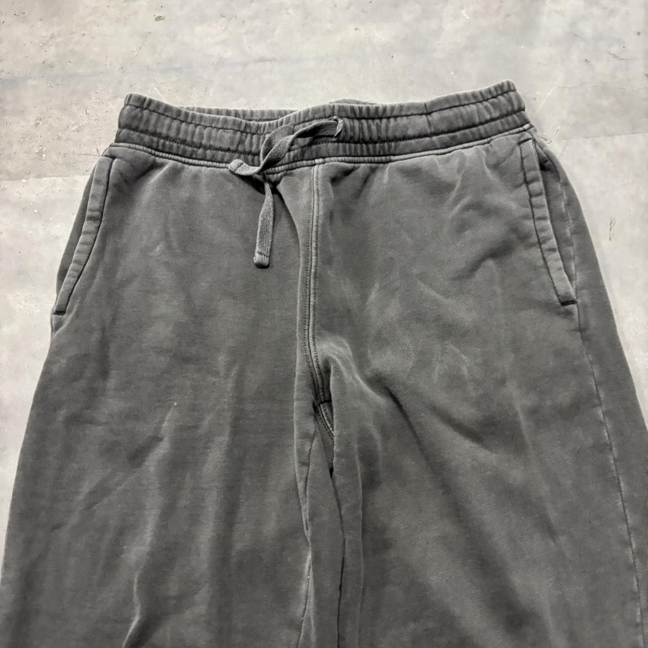 Japanese Brand × Vintage Vintage Y2K/2000s Faded Grey Wash Essential Sweatpants! Size US 30 / EU 46 - 4 Thumbnail