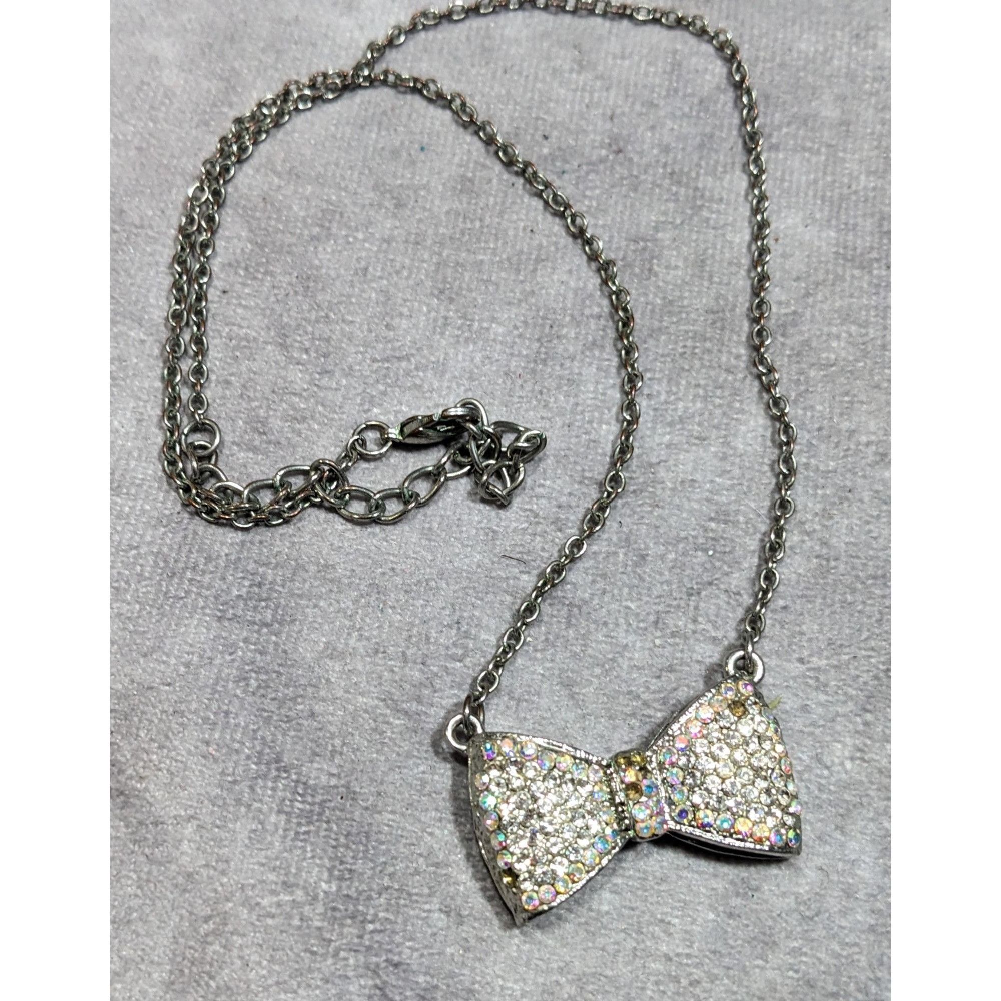 Other Coquette Glam Aurora Borealis Rhinestone Bow Necklace Size ONE SIZE - 10 Thumbnail