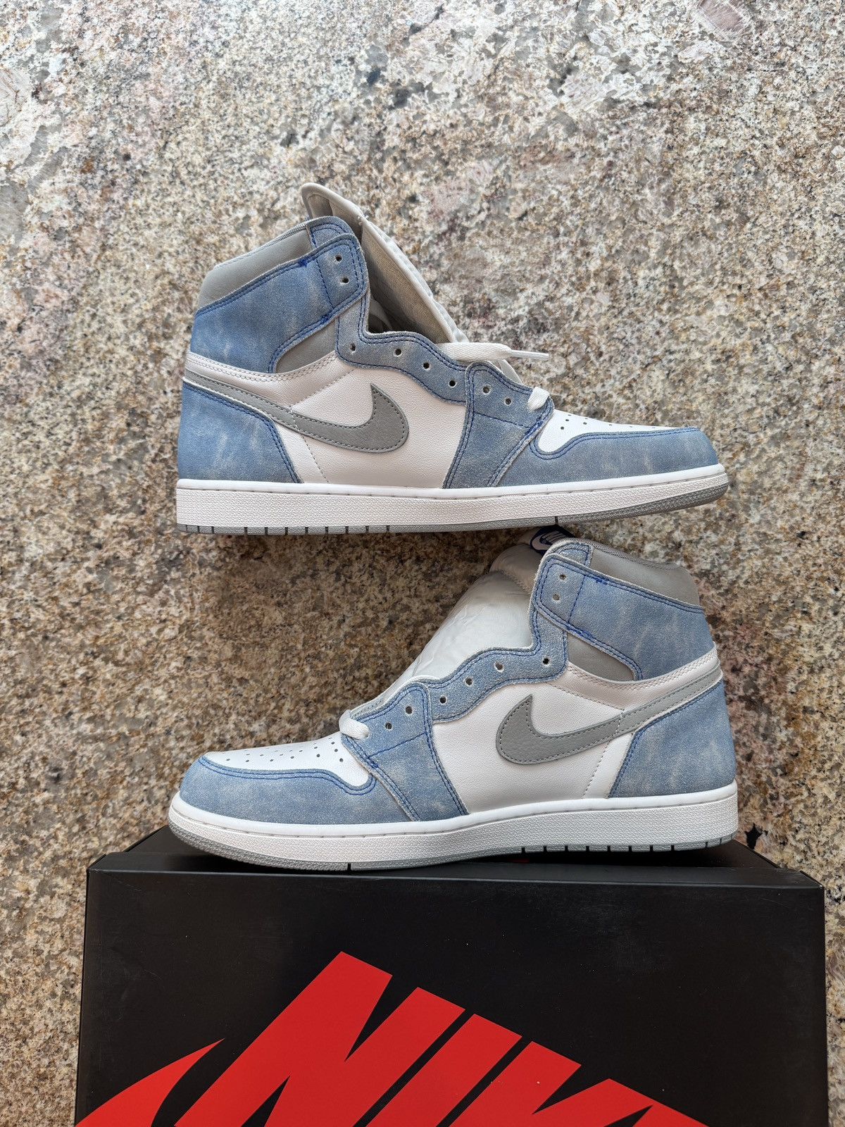 Jordan Brand JORDAN 1 RETRO OG “Hyper Royal” Size US 13 / EU 46 - 2 Thumbnail