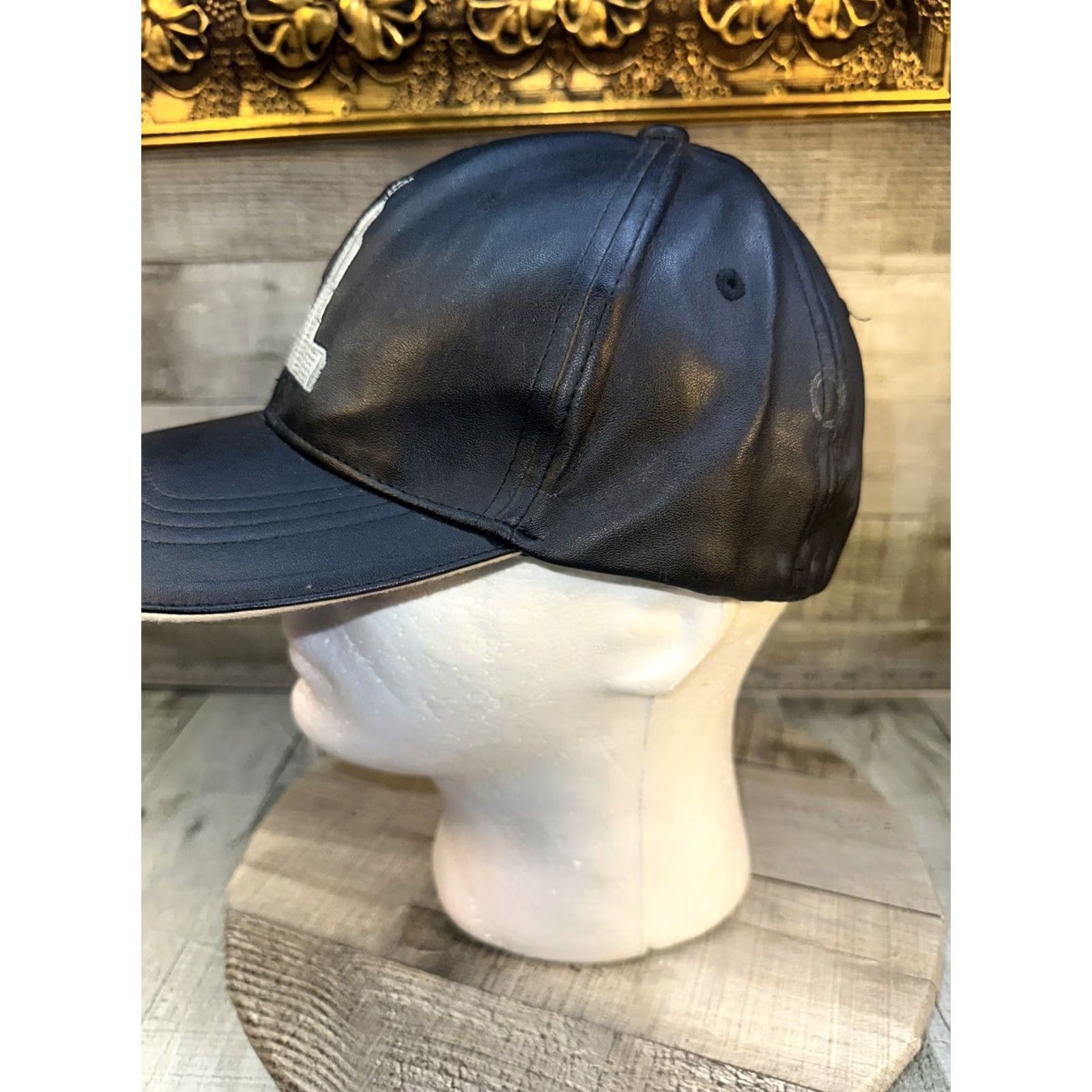 Vintage VINTAGE Unbranded Baseball Cap L Unisex Adults Black Faux Leather Adjustable Chicago Skyline Emboidered City 6 Panel Hat Size ONE SIZE - 7 Thumbnail