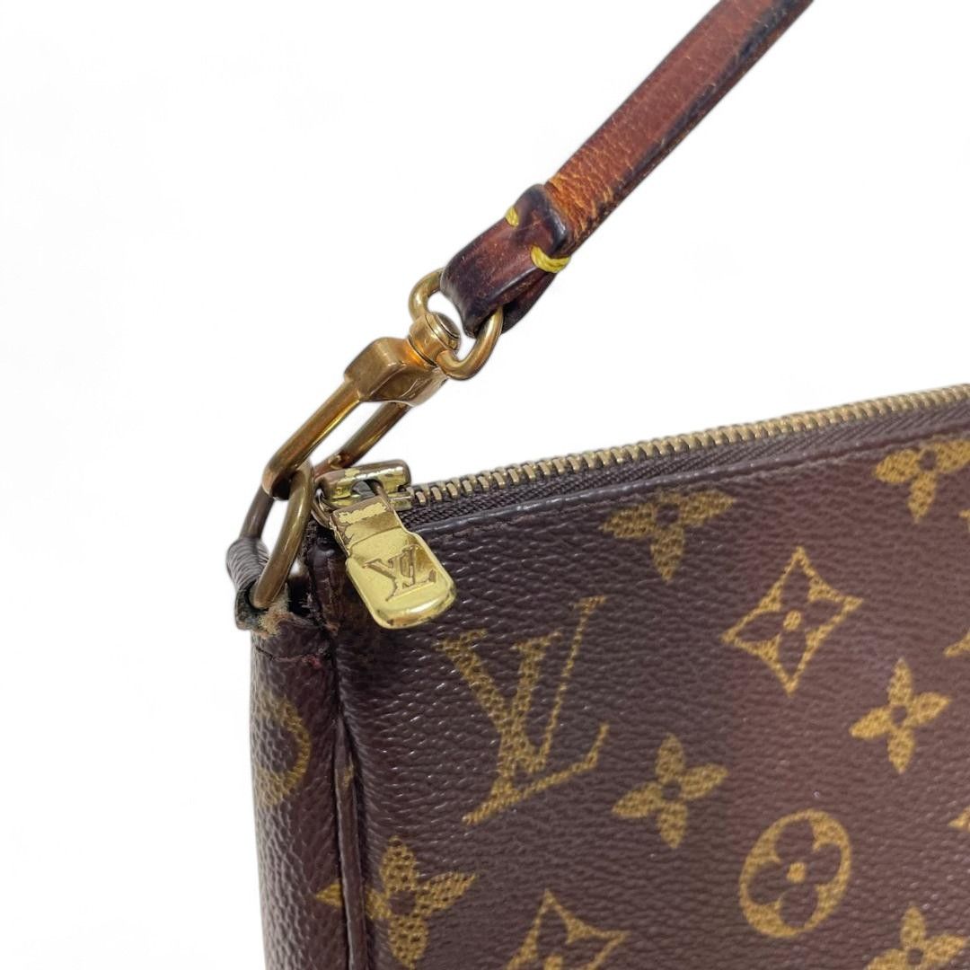 Louis Vuitton Louis Vuitton - Pouch Handbag Shoulder Bag LV Monogram Size ONE SIZE - 4 Thumbnail