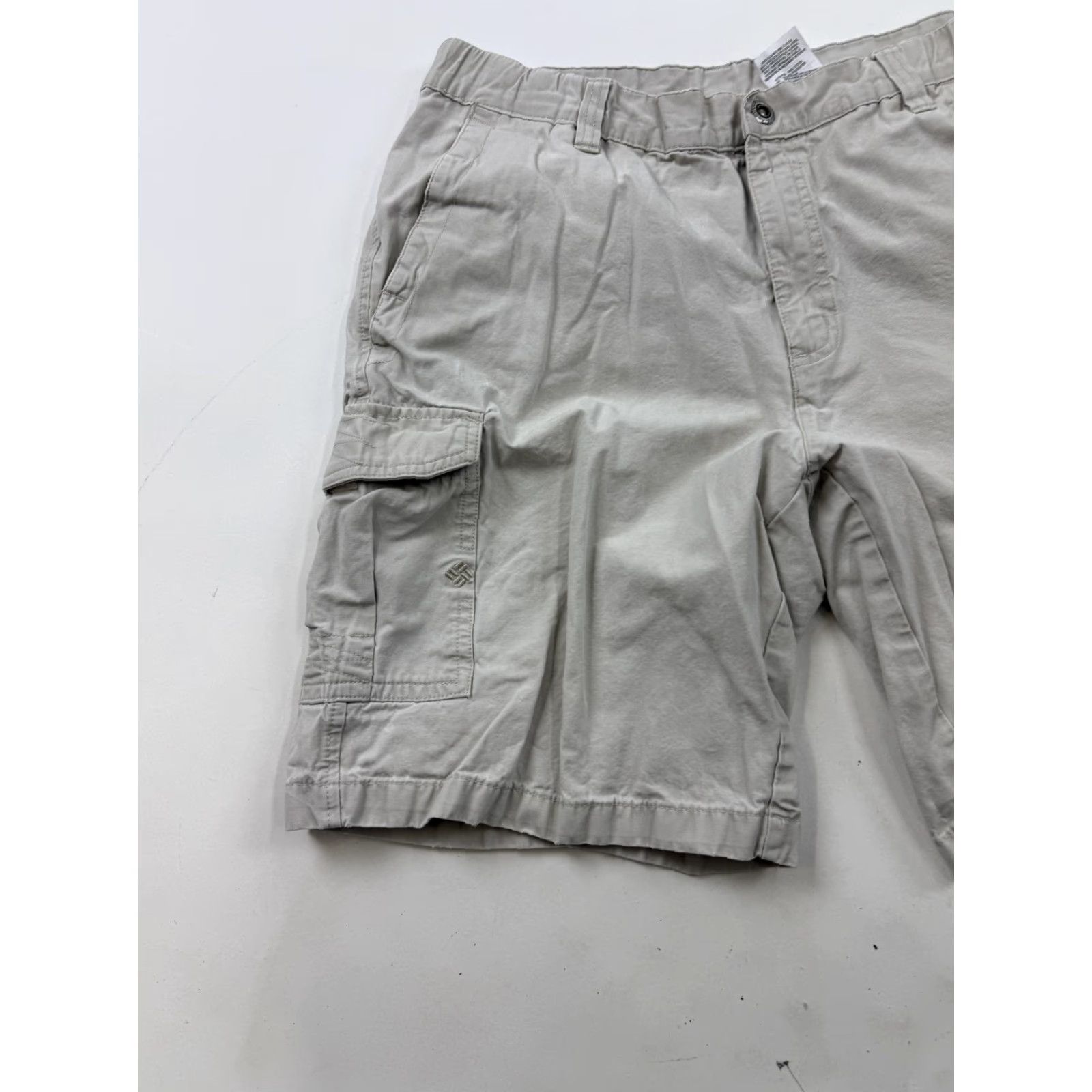 Vintage Columbia Shorts Mens Medium Beige Cargo 10 Inseam Cotton Outdoor Casual XCO Size US 31 - 2 Thumbnail