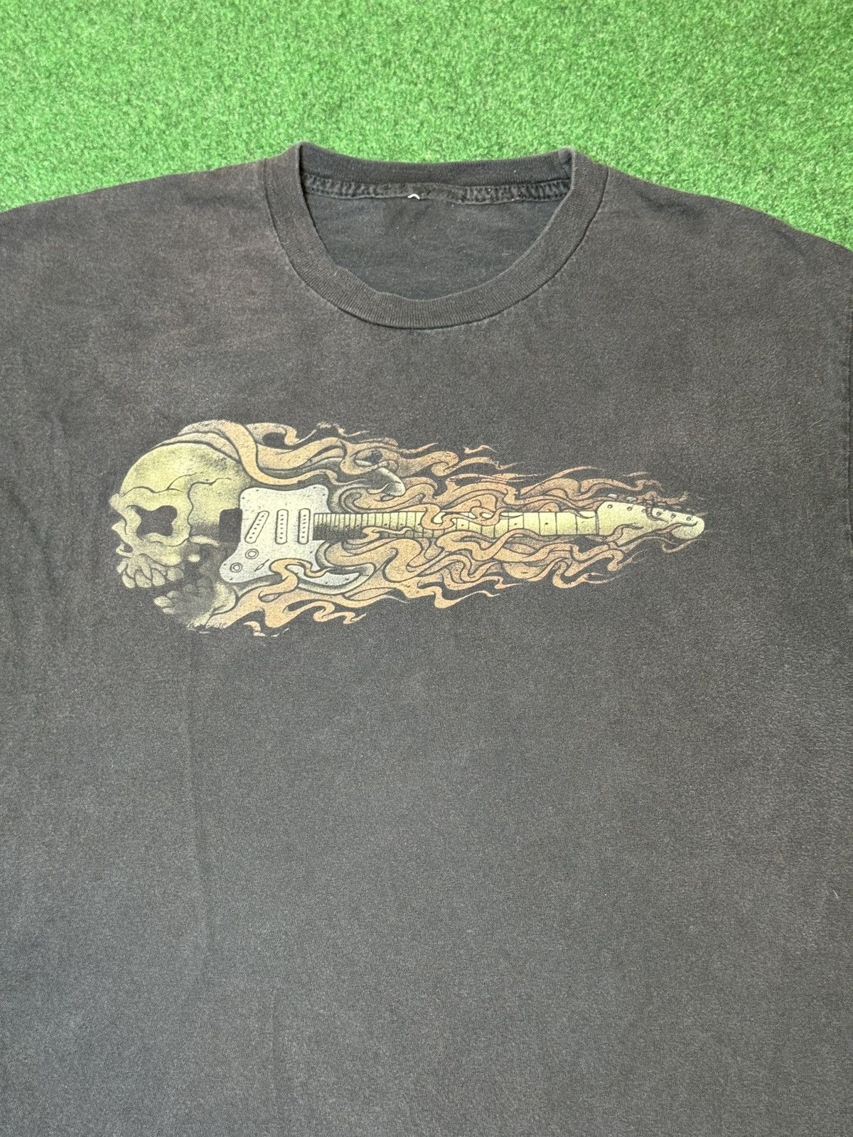 Other Y2K Guitar Skull Flames Graphic Large Faded Grunge T Shirt Size US L / EU 52-54 / 3 - 2 Thumbnail