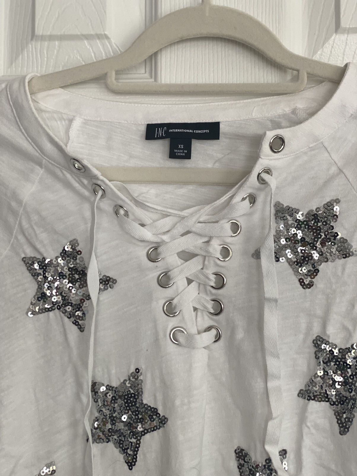 I.N.C INC INTERNATIONAL SEQUIN STAR EMBELLISHED LACE UP TOP SHIRT Size XS / US 0-2 / IT 36-38 - 12 Thumbnail