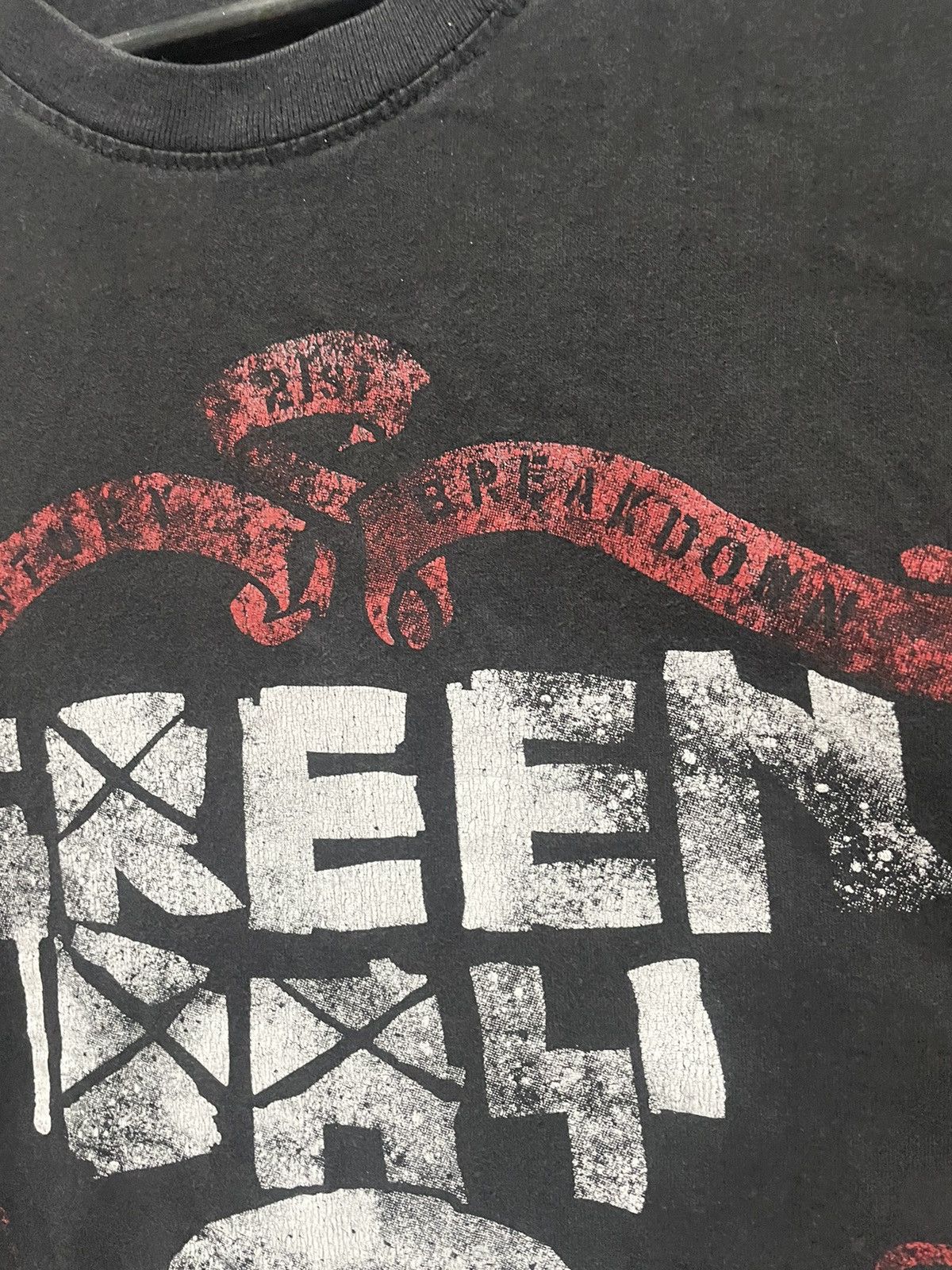 Band Tees × Vintage Vintage 2000s Green Day 21st Century Breakdown Faded T Shirt Size US XL / EU 56 / 4 - 6 Thumbnail