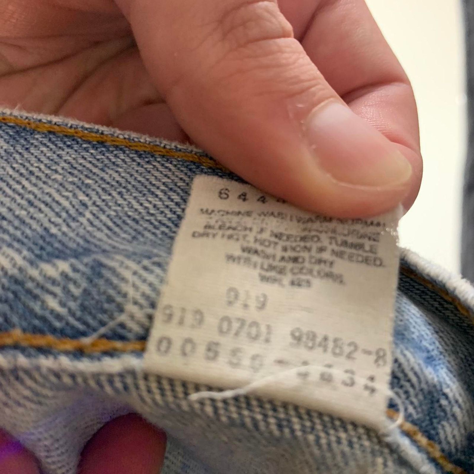Levi's × Vintage Vintage Levi 550 Light Wash Distressed Straight Leg Jeans Size US 36 / EU 52 - 6 Thumbnail