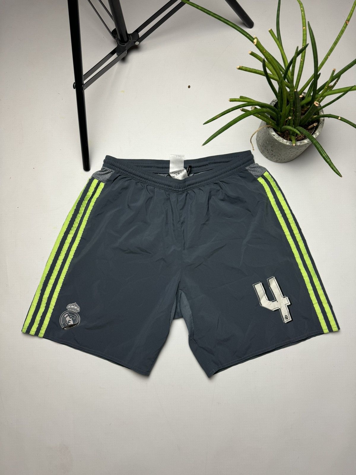 Adidas RARE vintage Real Madrid adidas soccer jersey Sergio Ramos Size US M / EU 48-50 / 2 - 14 Thumbnail