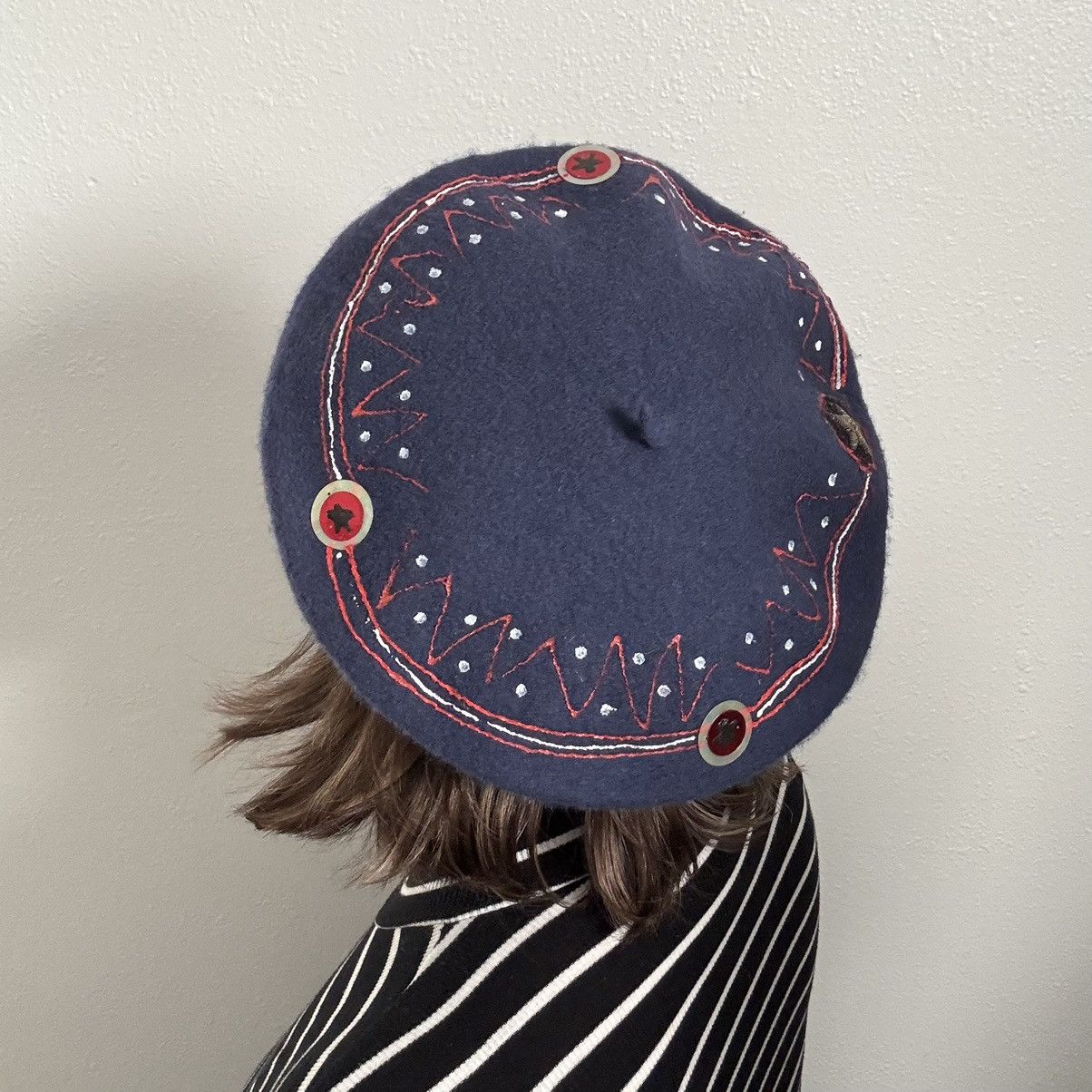 Vintage Vintage 90s Handmade Navy Red Wool Star French Beret Hat Size ONE SIZE - 1 Thumbnail