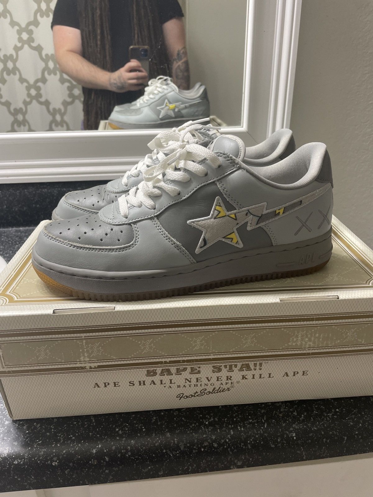 Bape × Kaws BAPE X KAWS STAS SIZE 9.5 Size US 9.5 / EU 42-43 - 1 Thumbnail