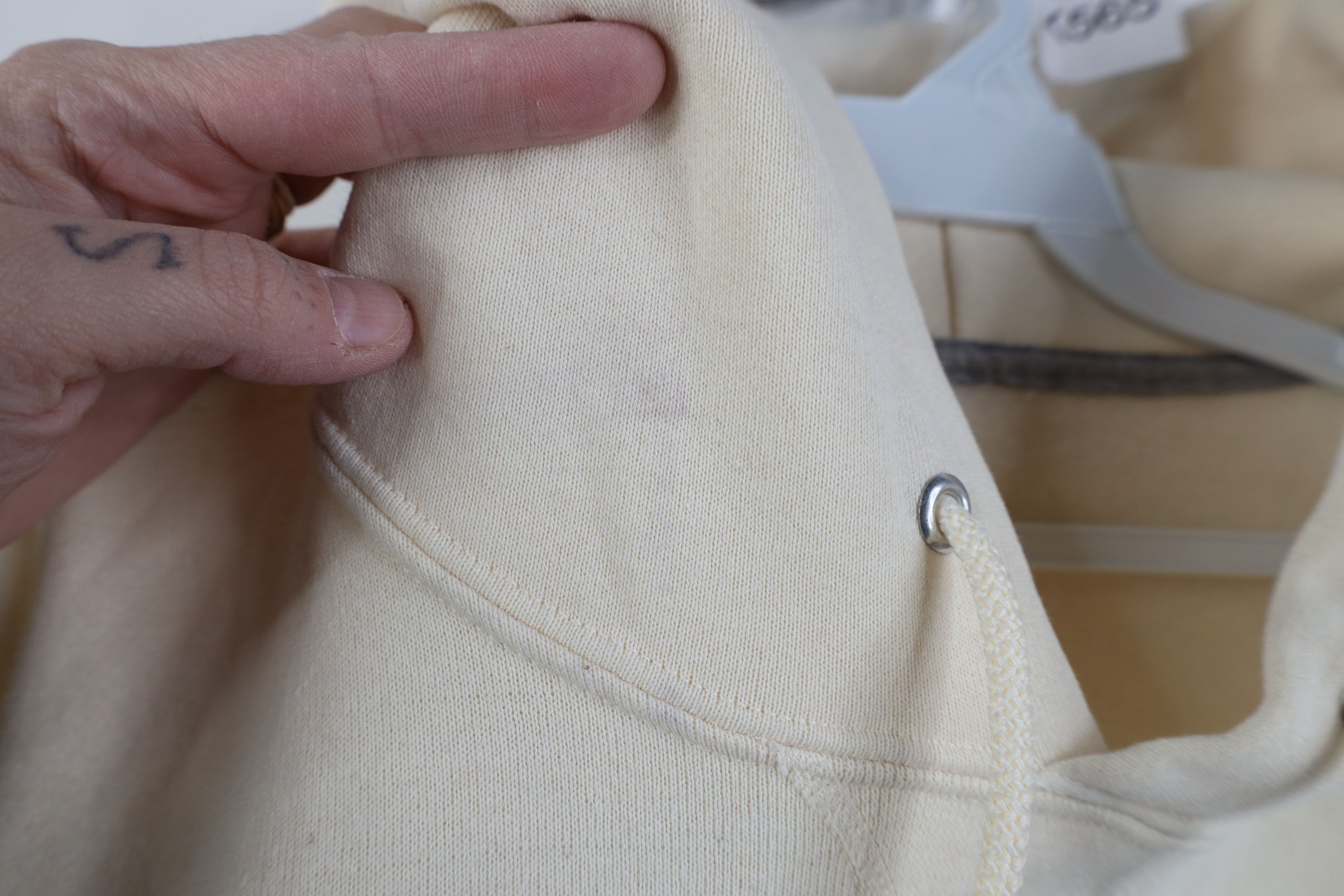 Russell Athletic Vintage 90s Y2K Russell Athletic Hoodie Sweatshirt Cream Size US M / EU 48-50 / 2 - 7 Thumbnail