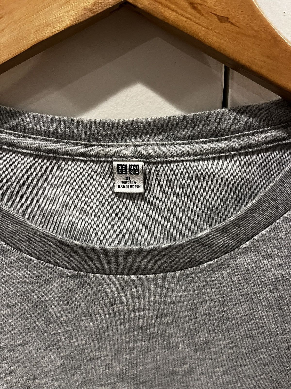 Uniqlo Grey Uniqlo basic t shirt Size US XL / EU 56 / 4 - 2 Thumbnail